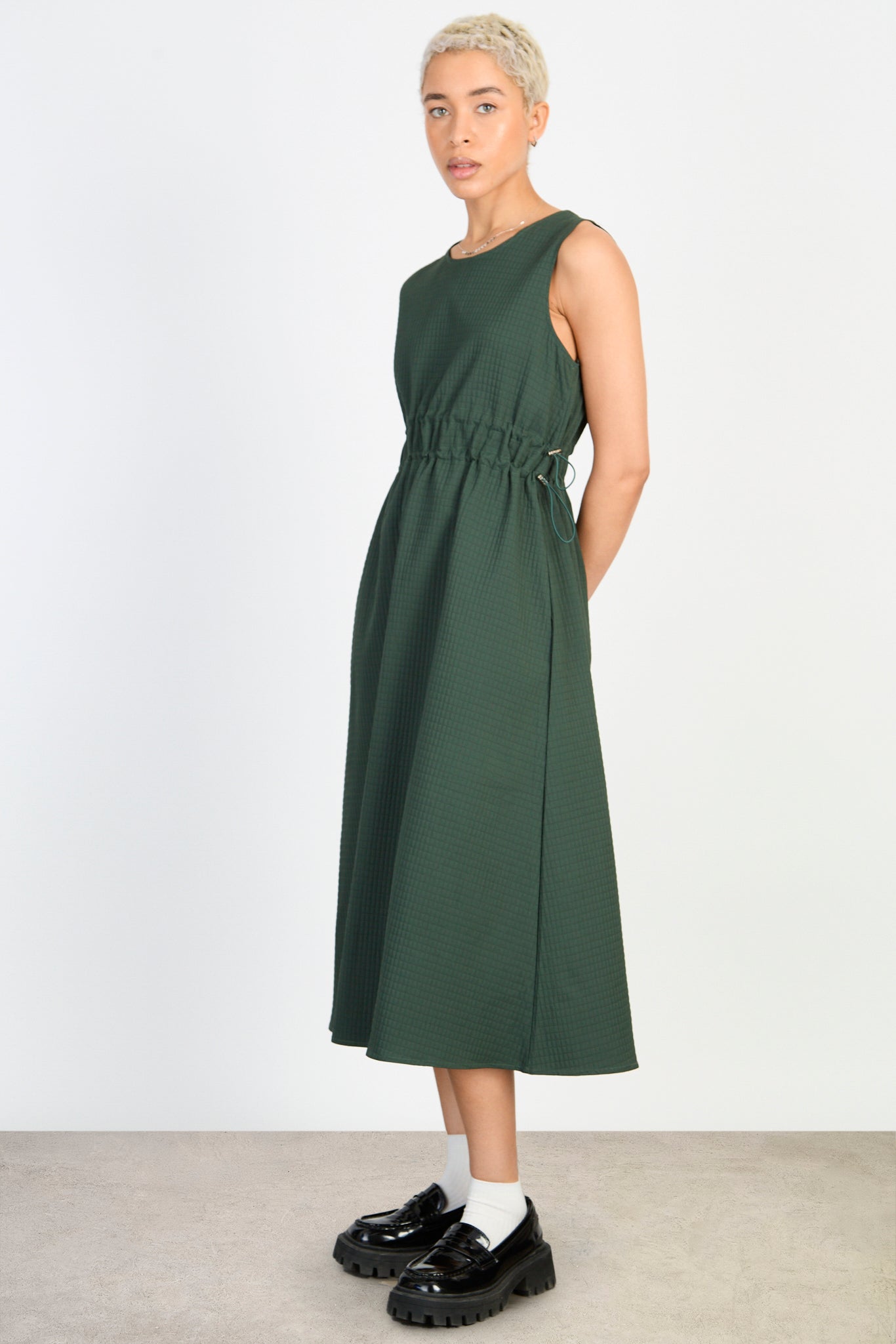 Dark green textured grid cinch waist shift dress_2