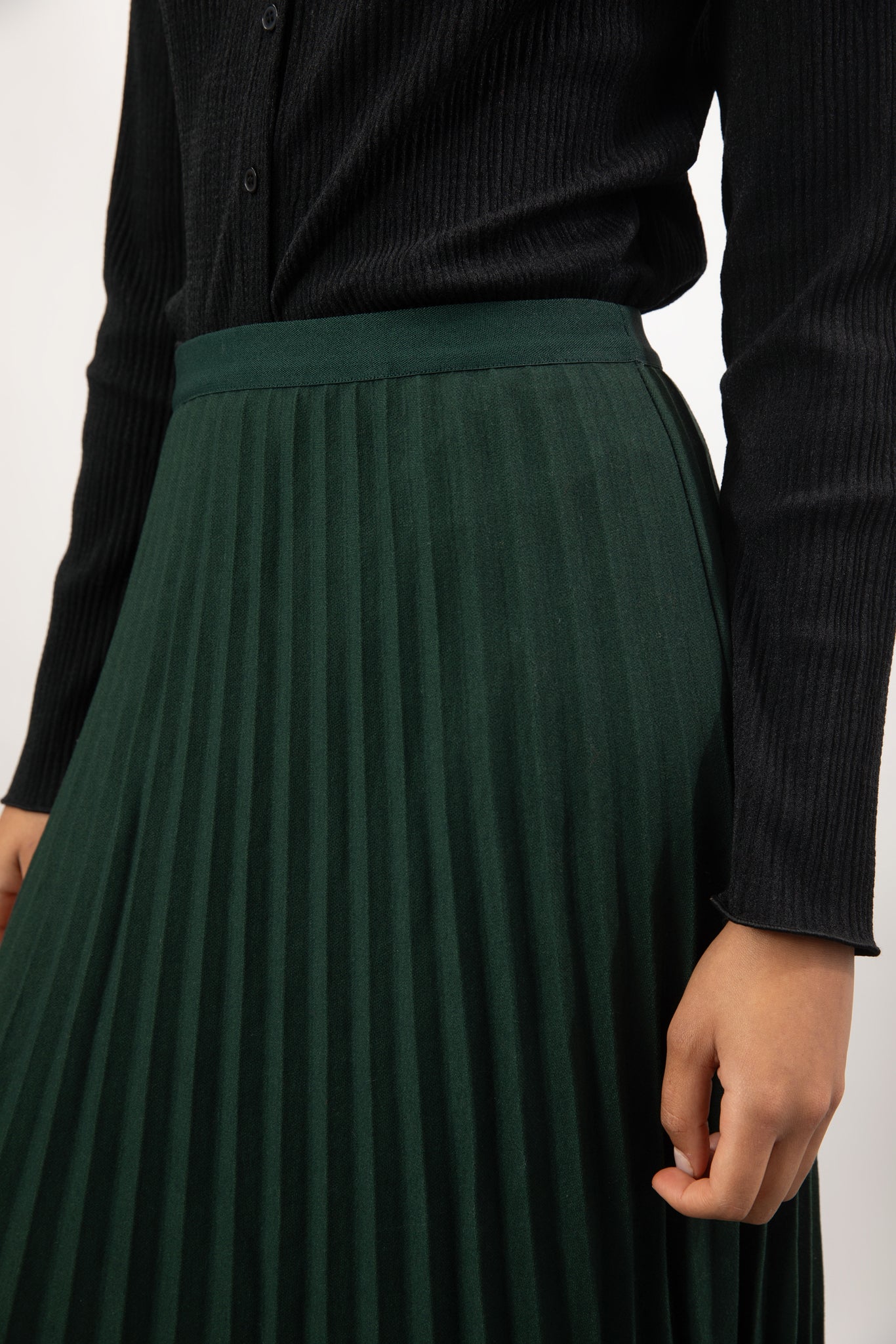Emerald green pleated midi skirt_3