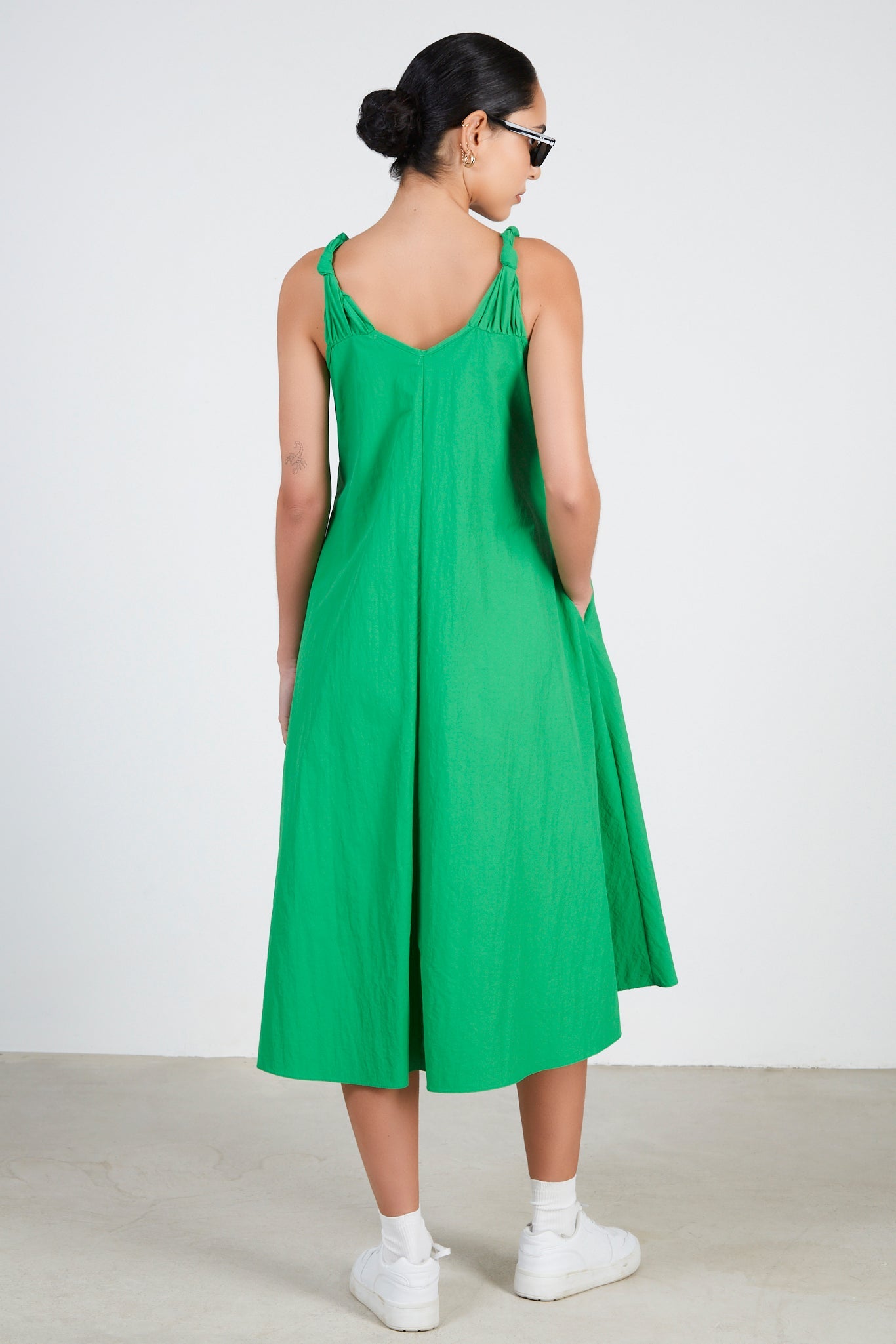 Emerald green knot shoulder dress_3