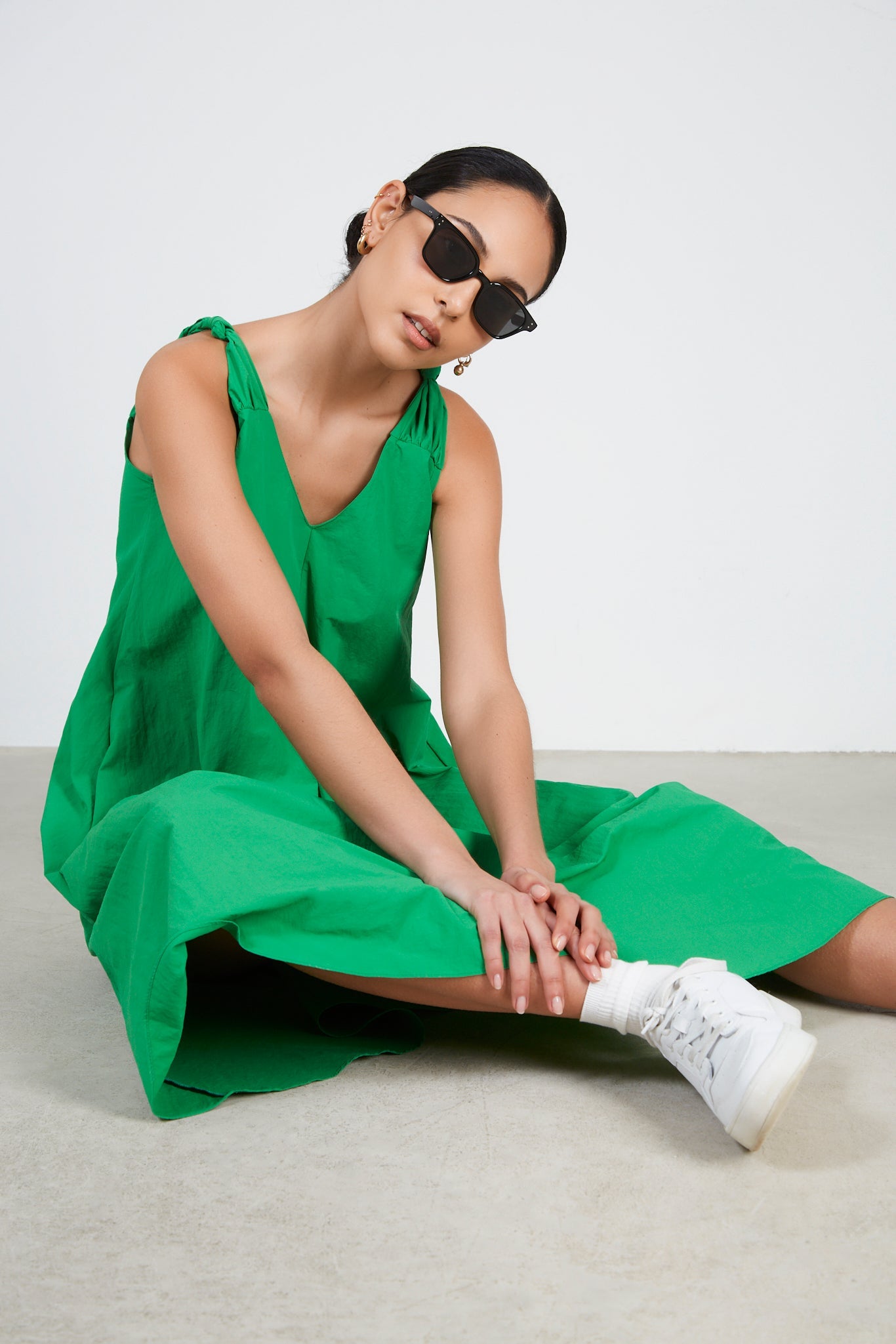 Emerald green knot shoulder dress_1