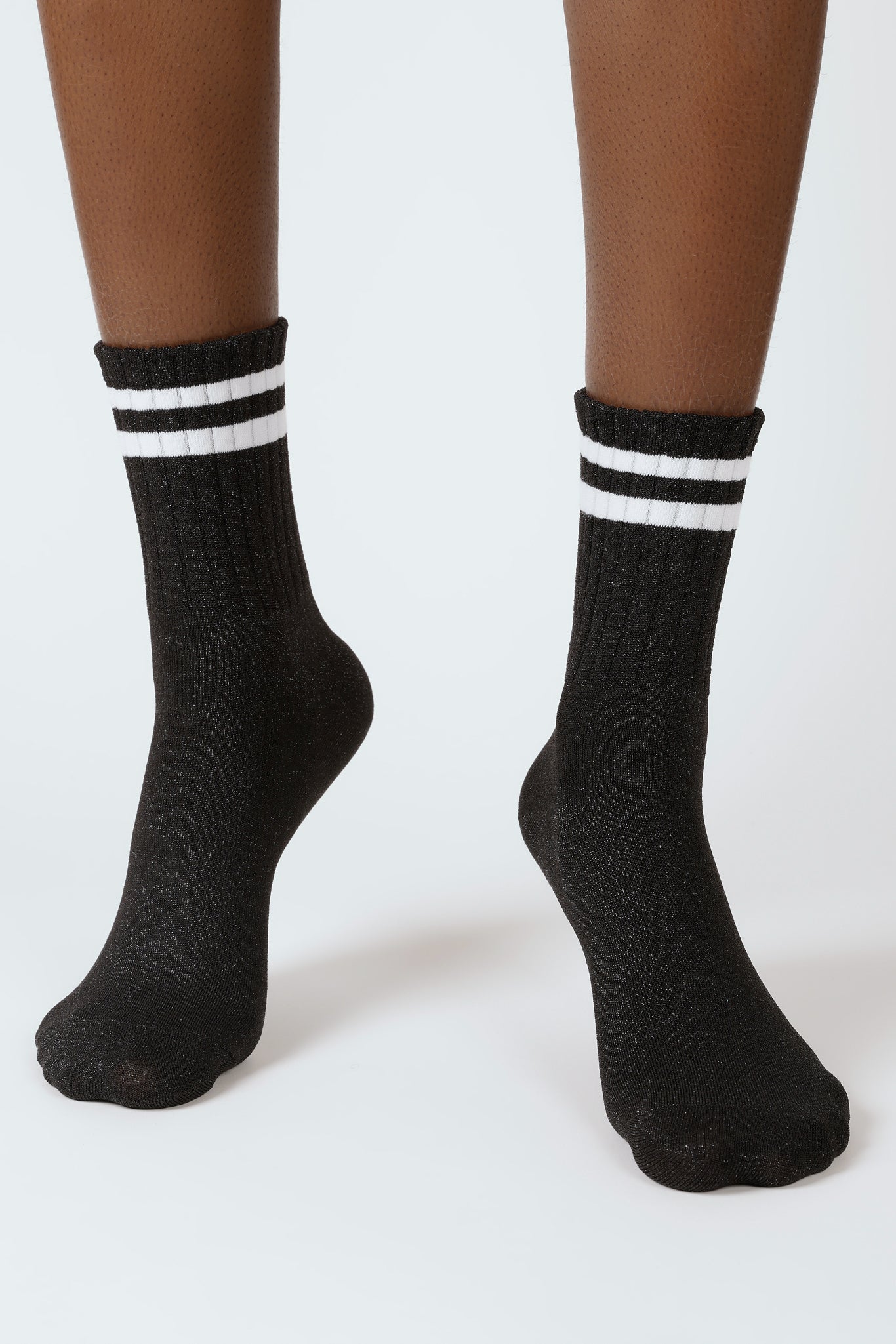 Black metallic white varsity stripe socks_2