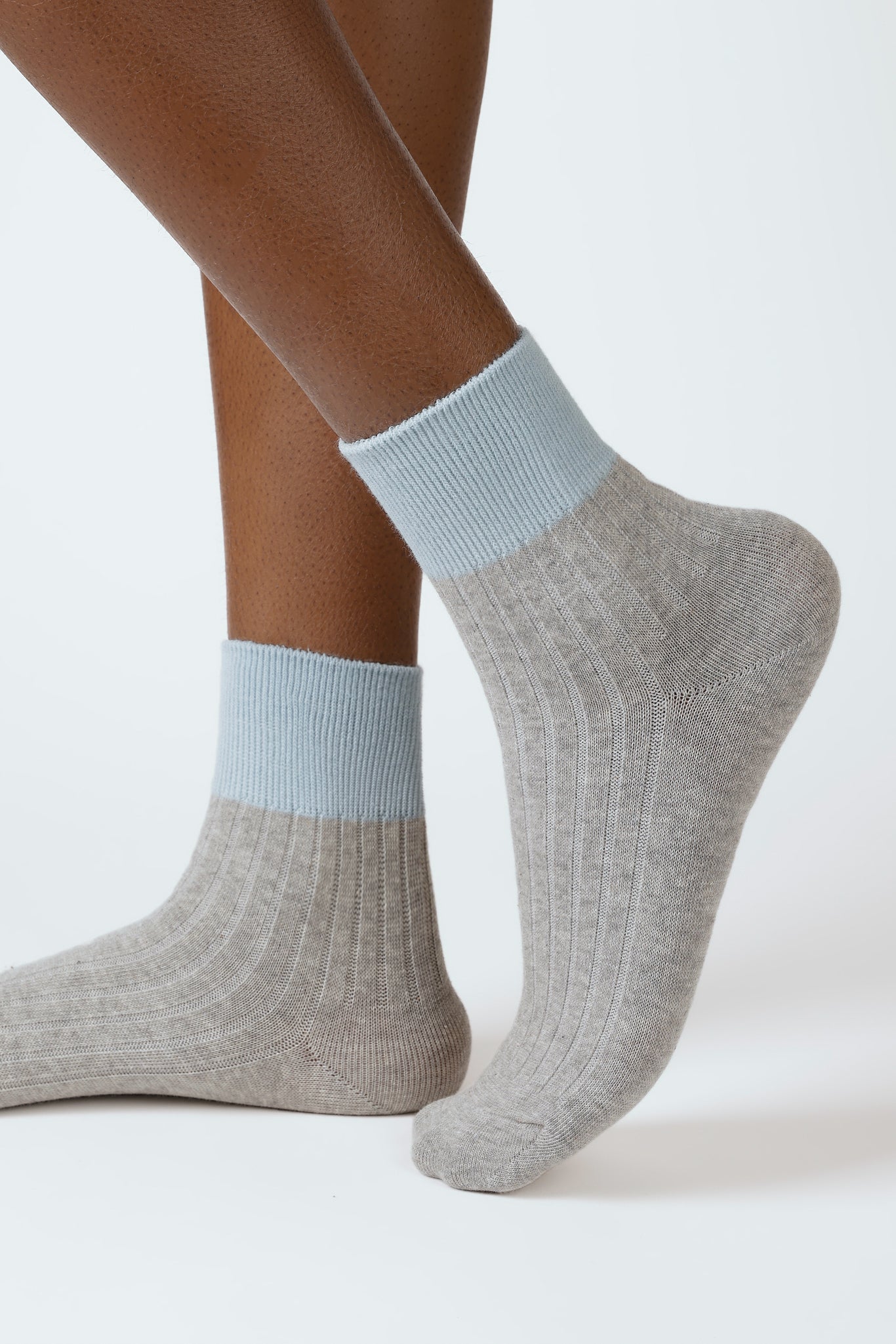 Grey and blue candy colourblock socks_1