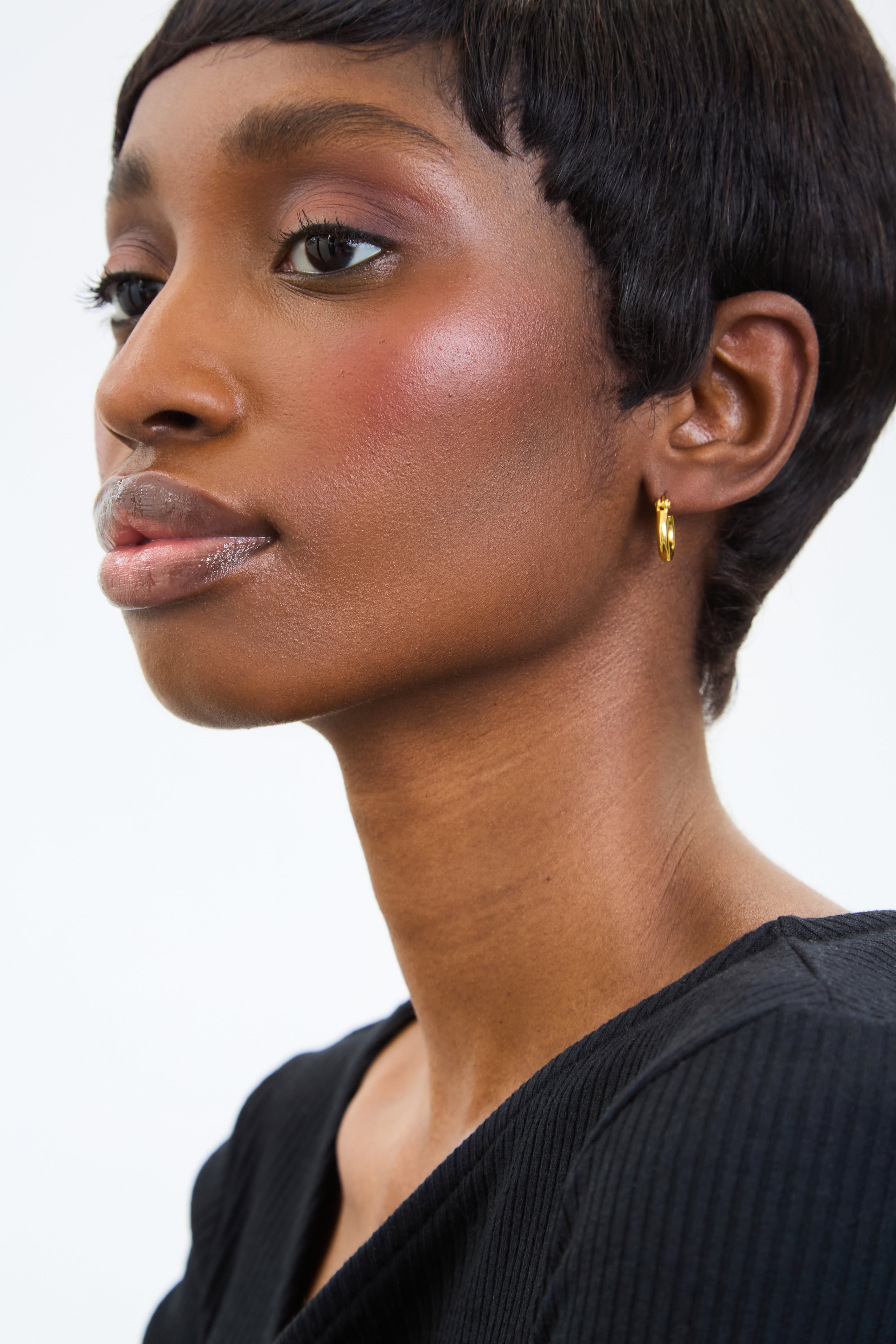 Gold hinged hoop earrings_4