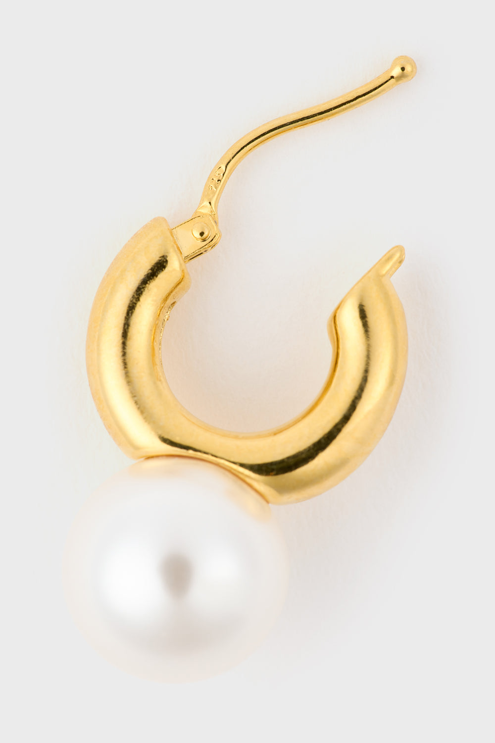 Gold large pearl drop hoop earrings_3
