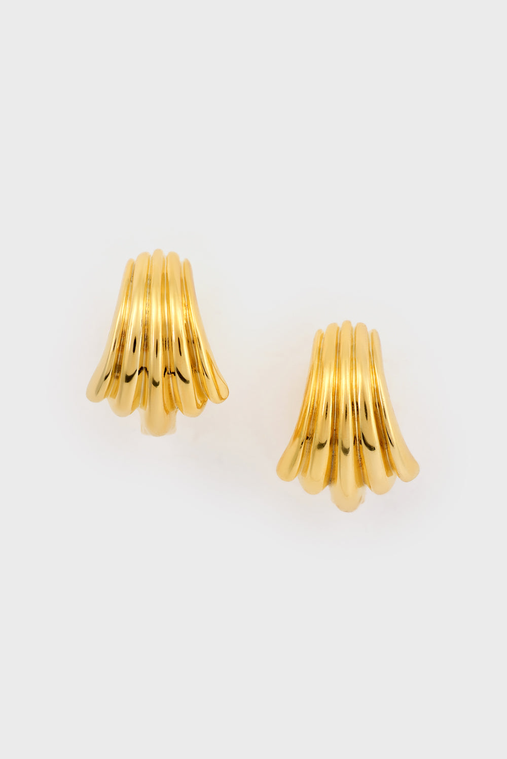 Gold layered fan stud earrings_1
