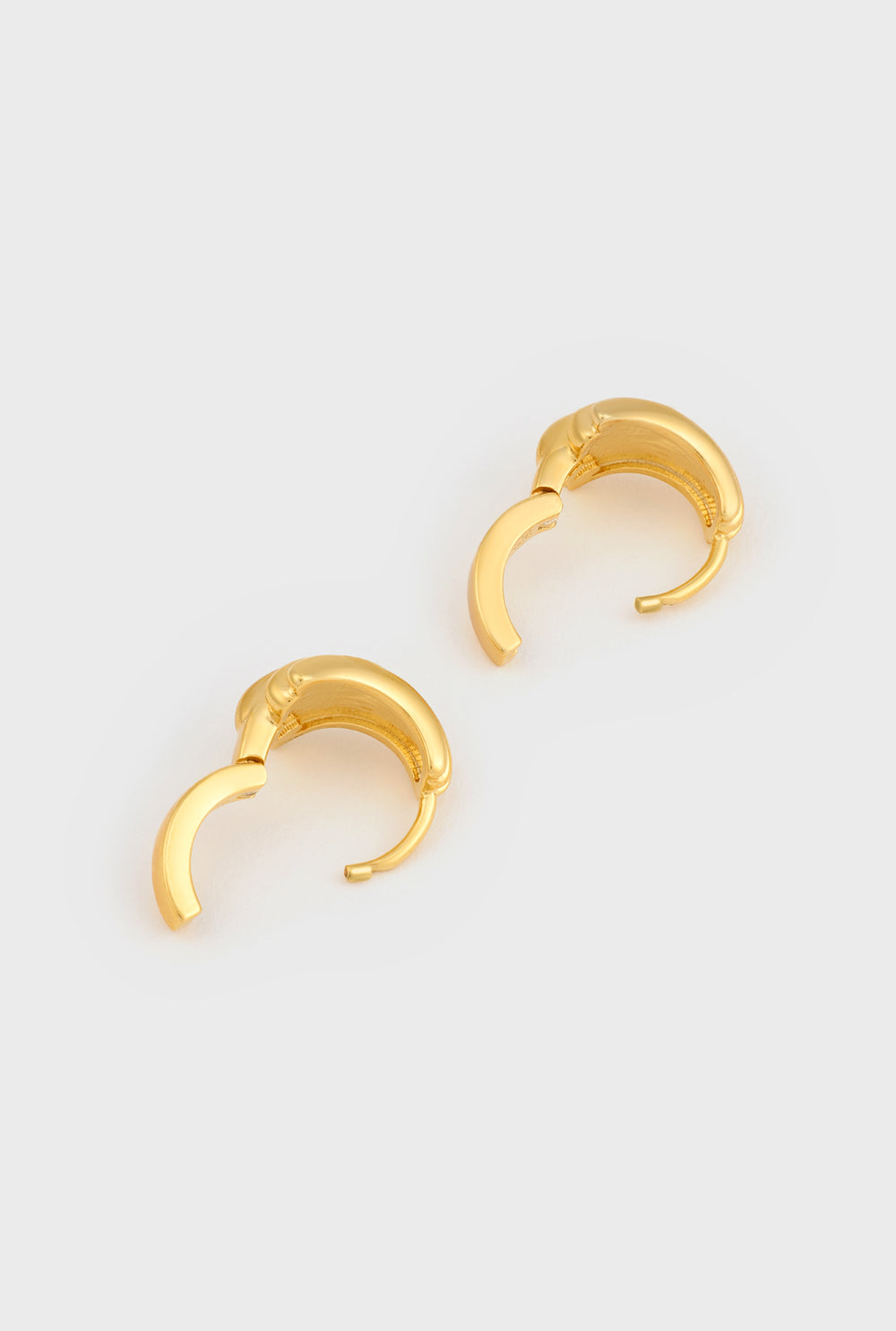 Gold layered fan stud earrings_2