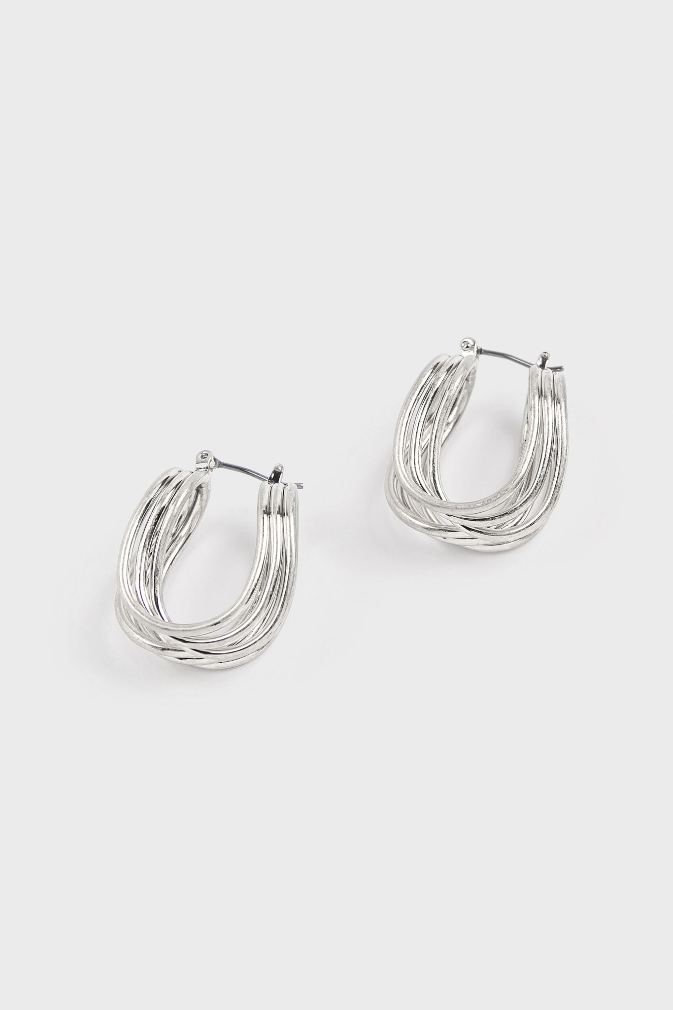 Silver looped U earrings_4