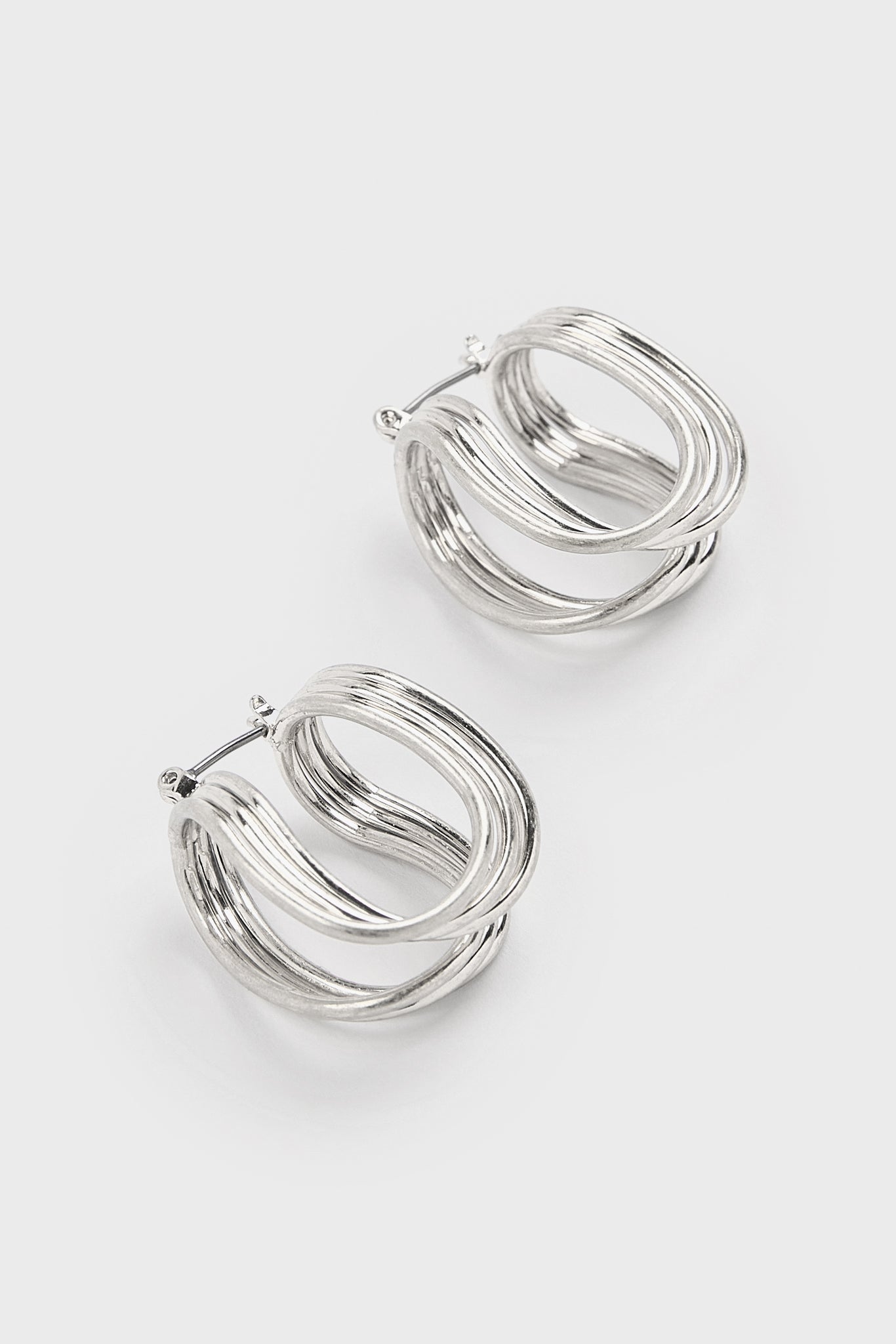 Silver looped U earrings_2