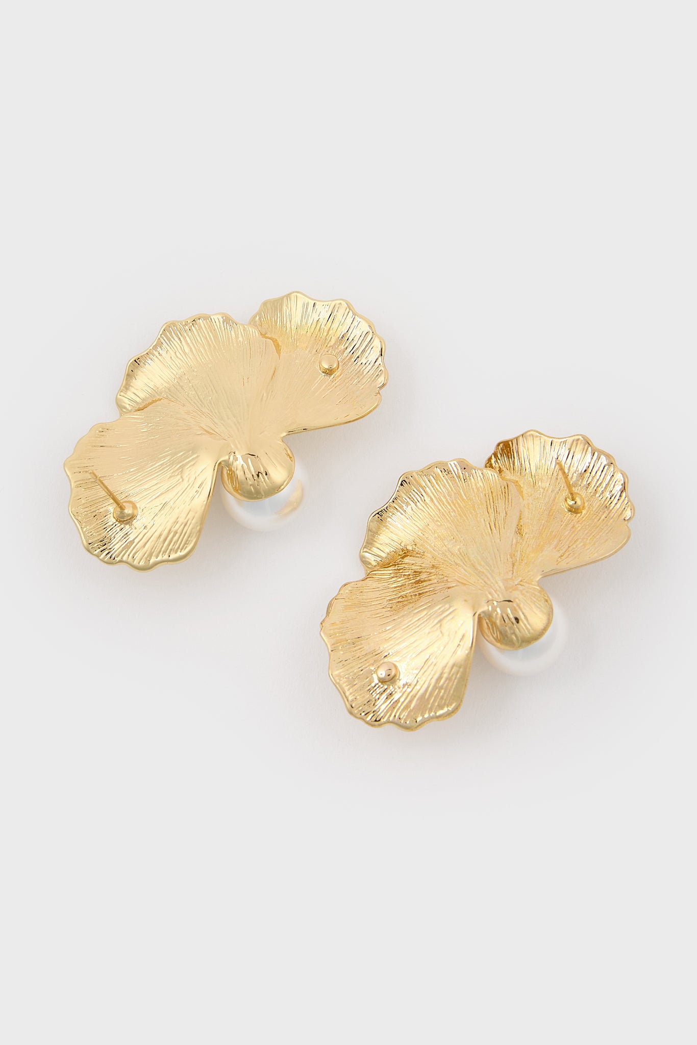 Gold single pearl half flower earrings_2