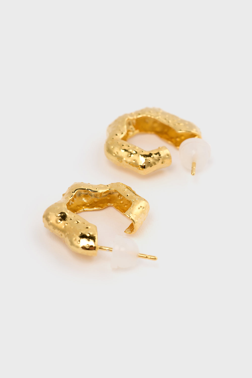 Gold squiqqle thick hoop earring_5