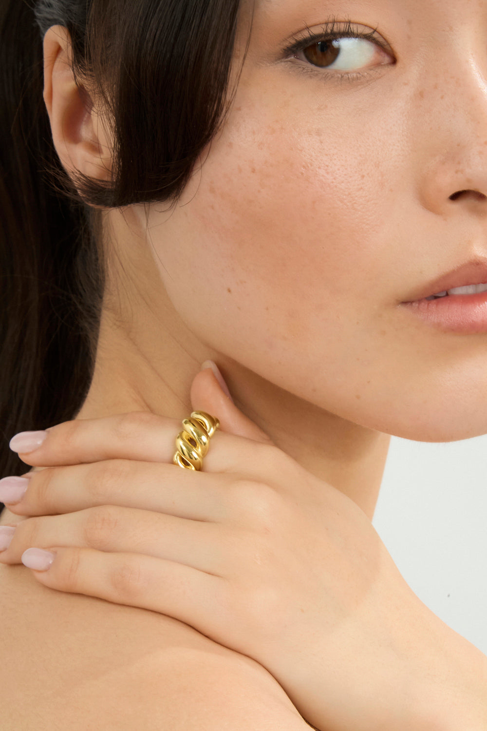 Gold thick twisted spiral hoop ring_1