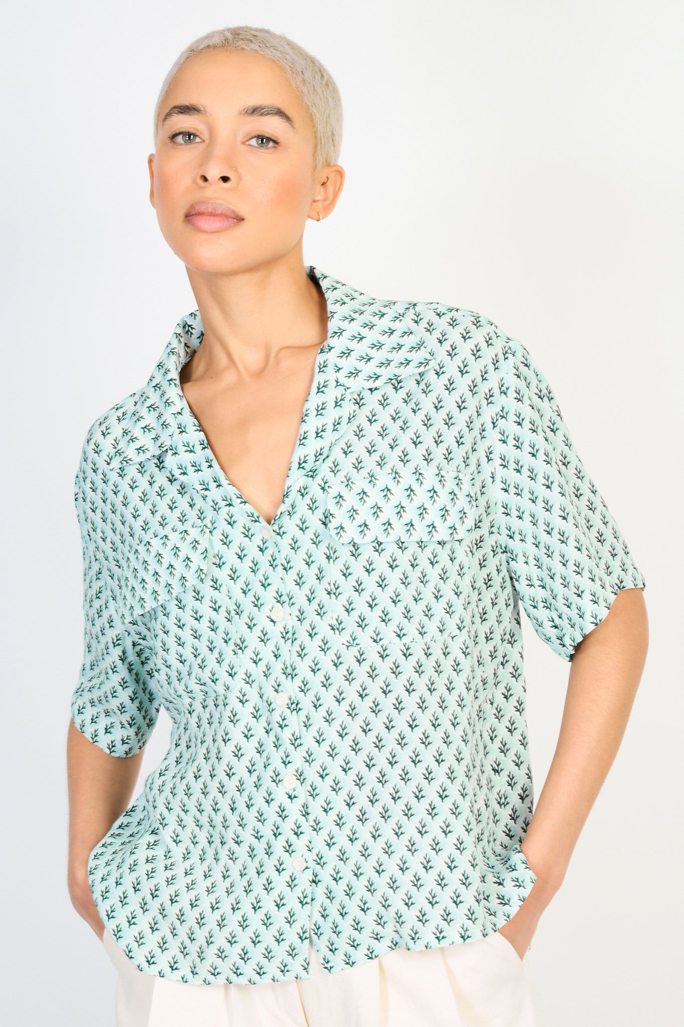 Green and blue leaf print shirt_2