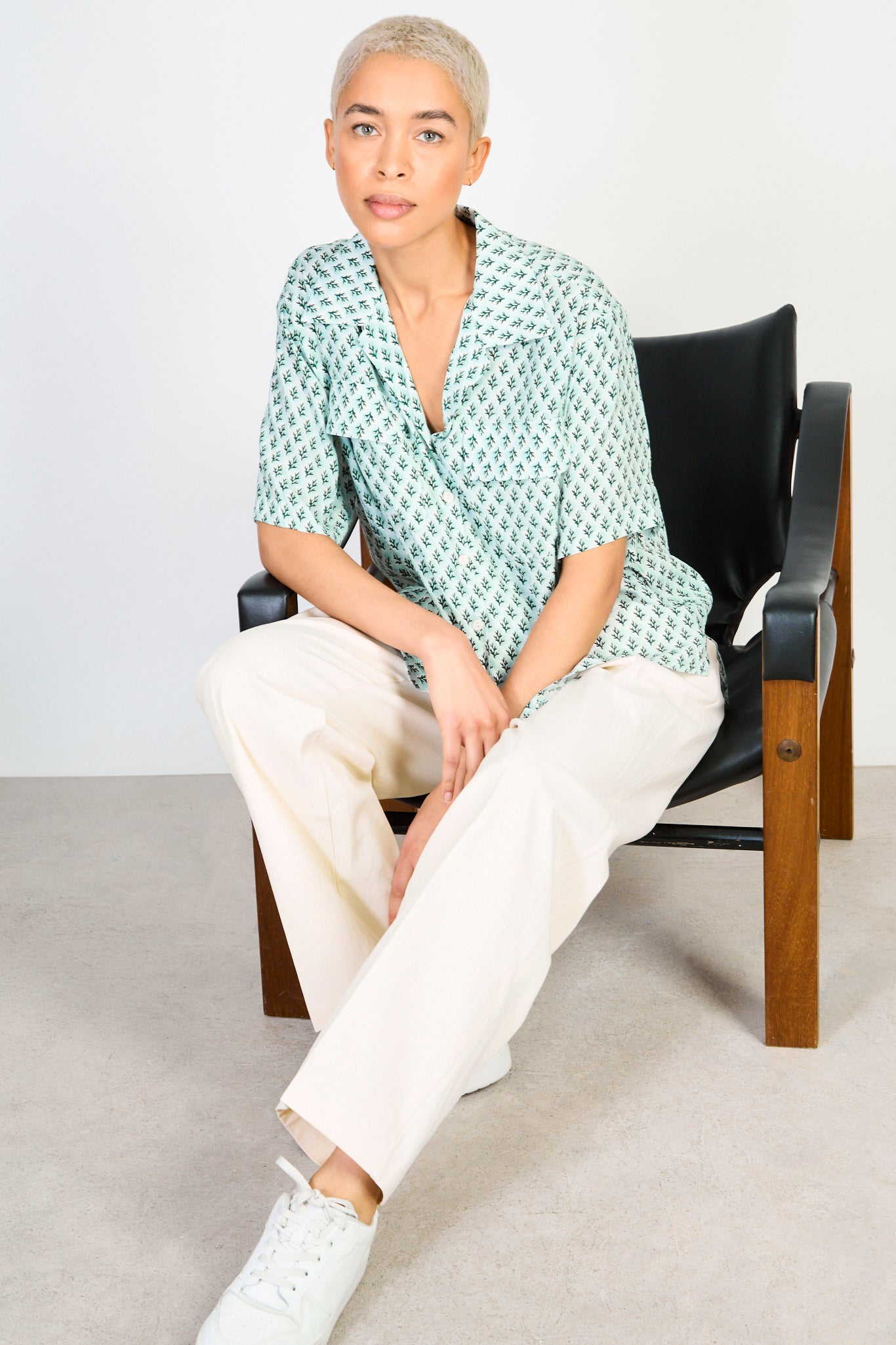 Green and blue leaf print shirt_6