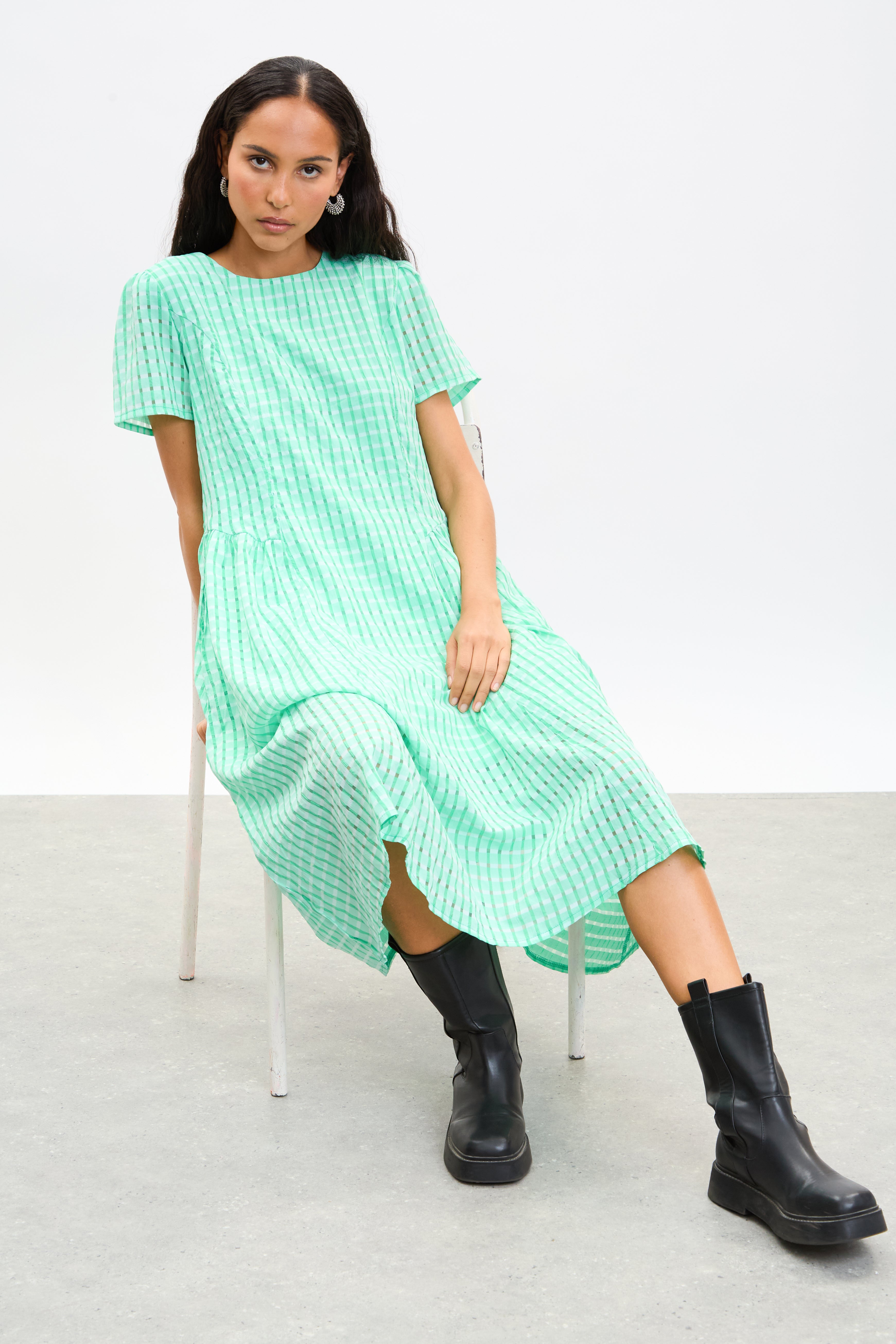 Green and white box check short sleeved dress_5