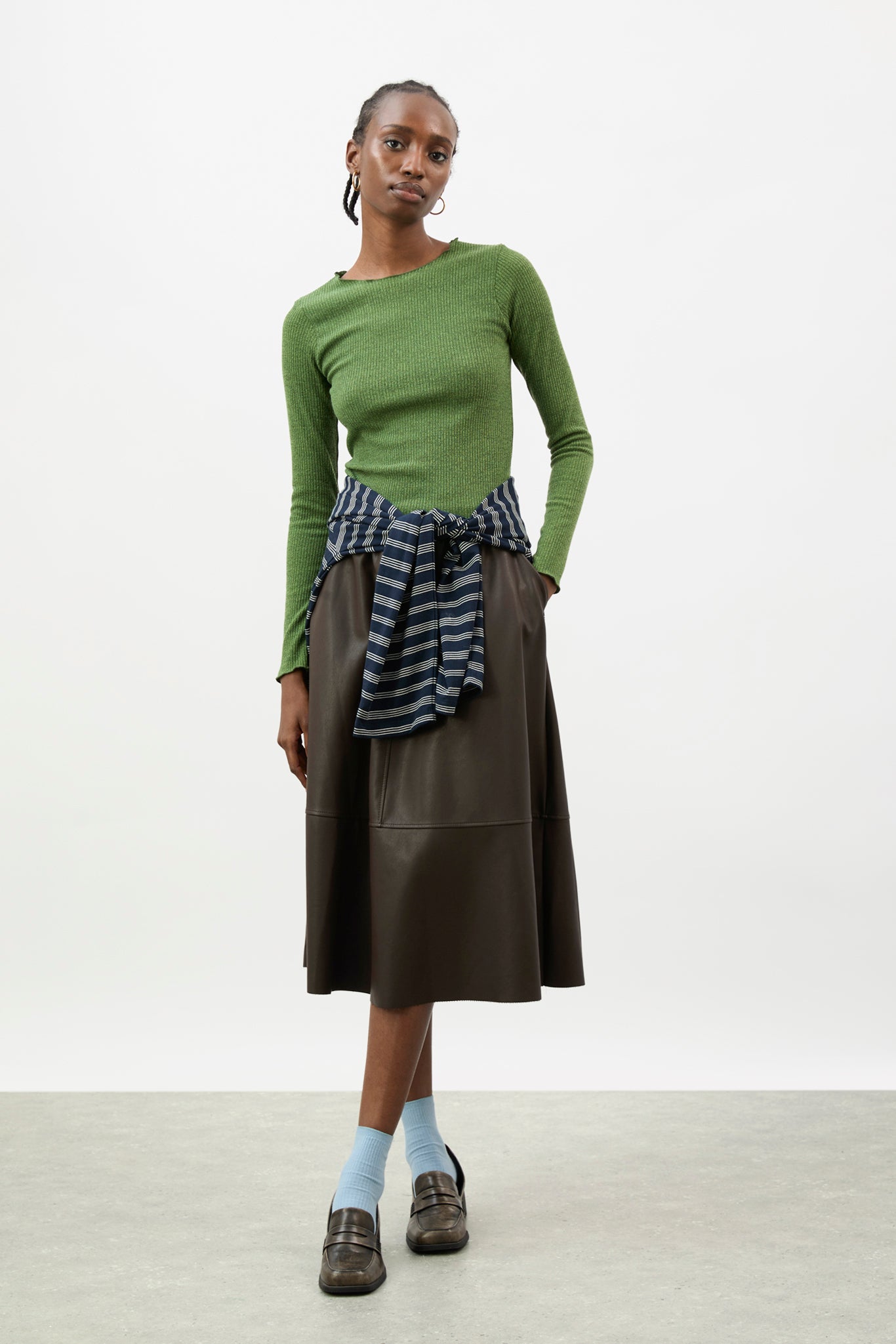Green ruffle trim ribbed top_4