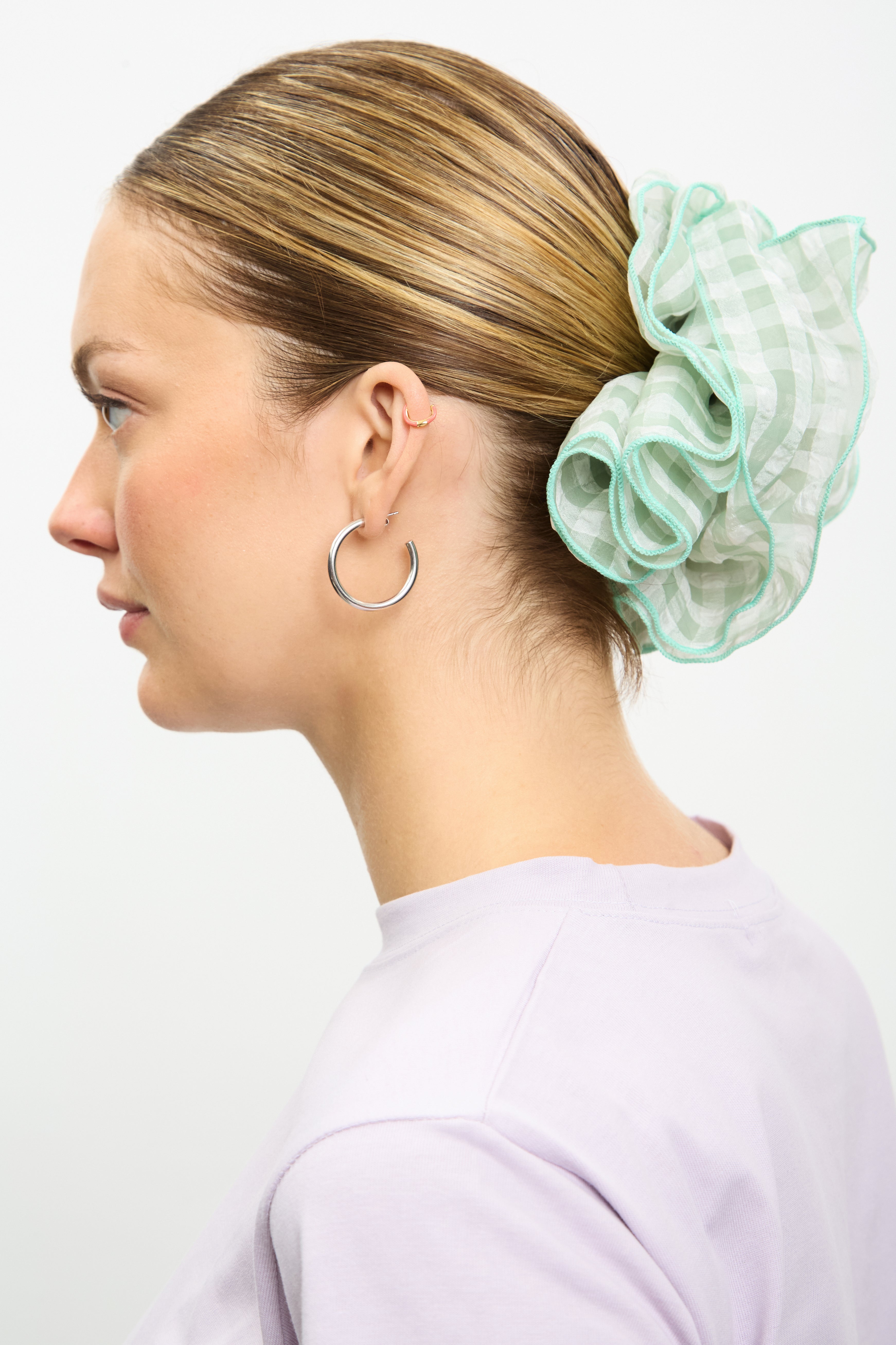 Green sheer gingham scrunchie_4