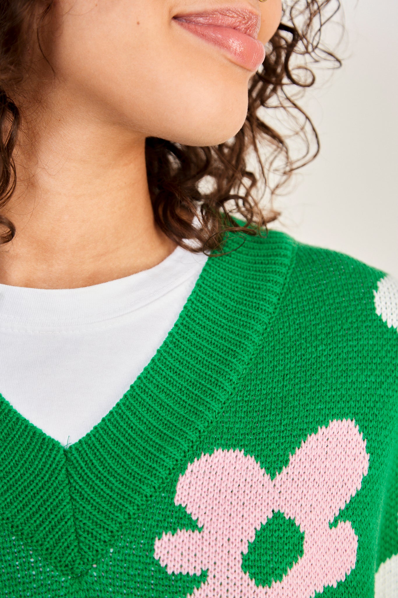Green white and pop pink graphic floral sweater vest_4
