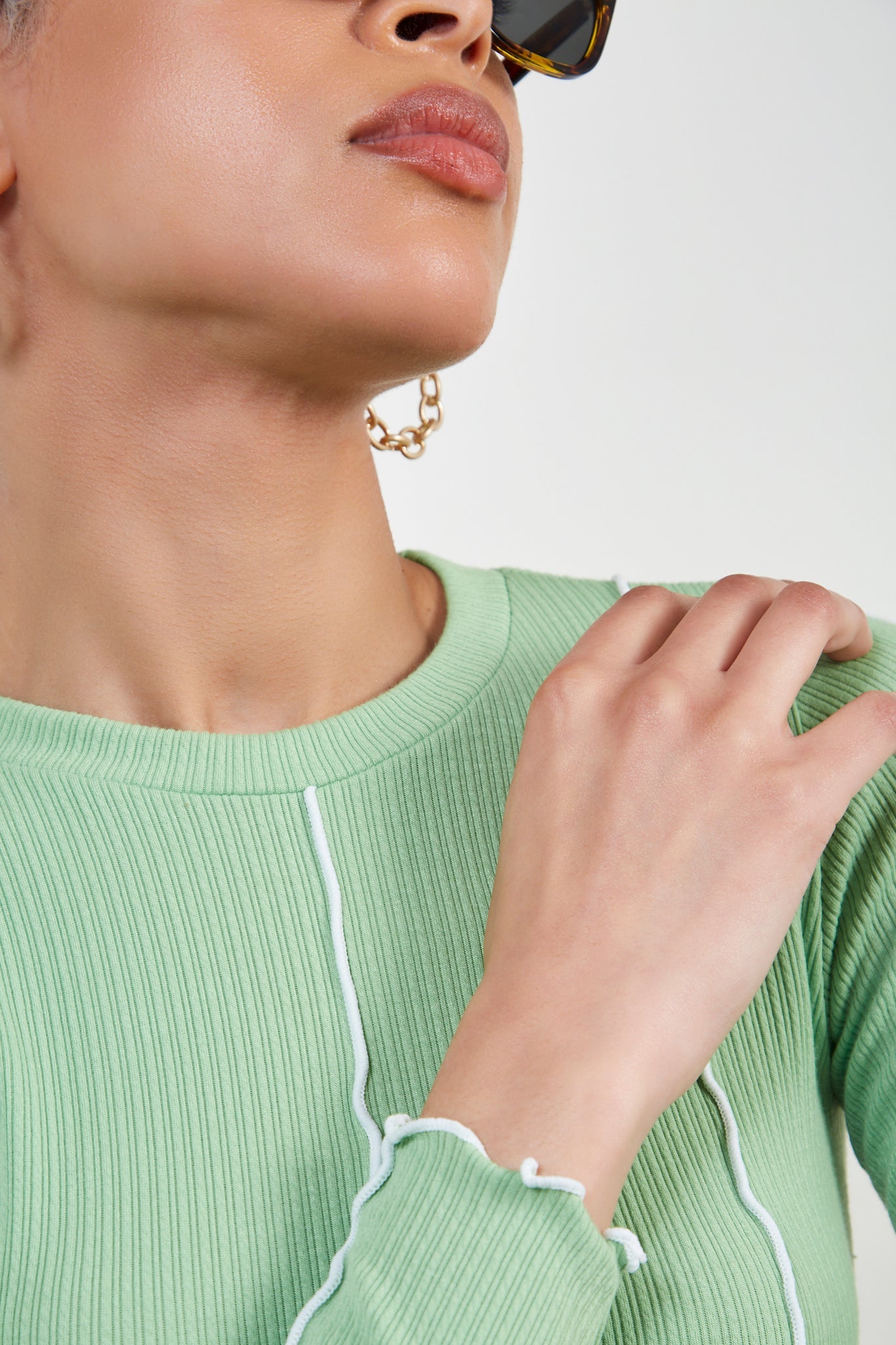 Green and white trim top_4