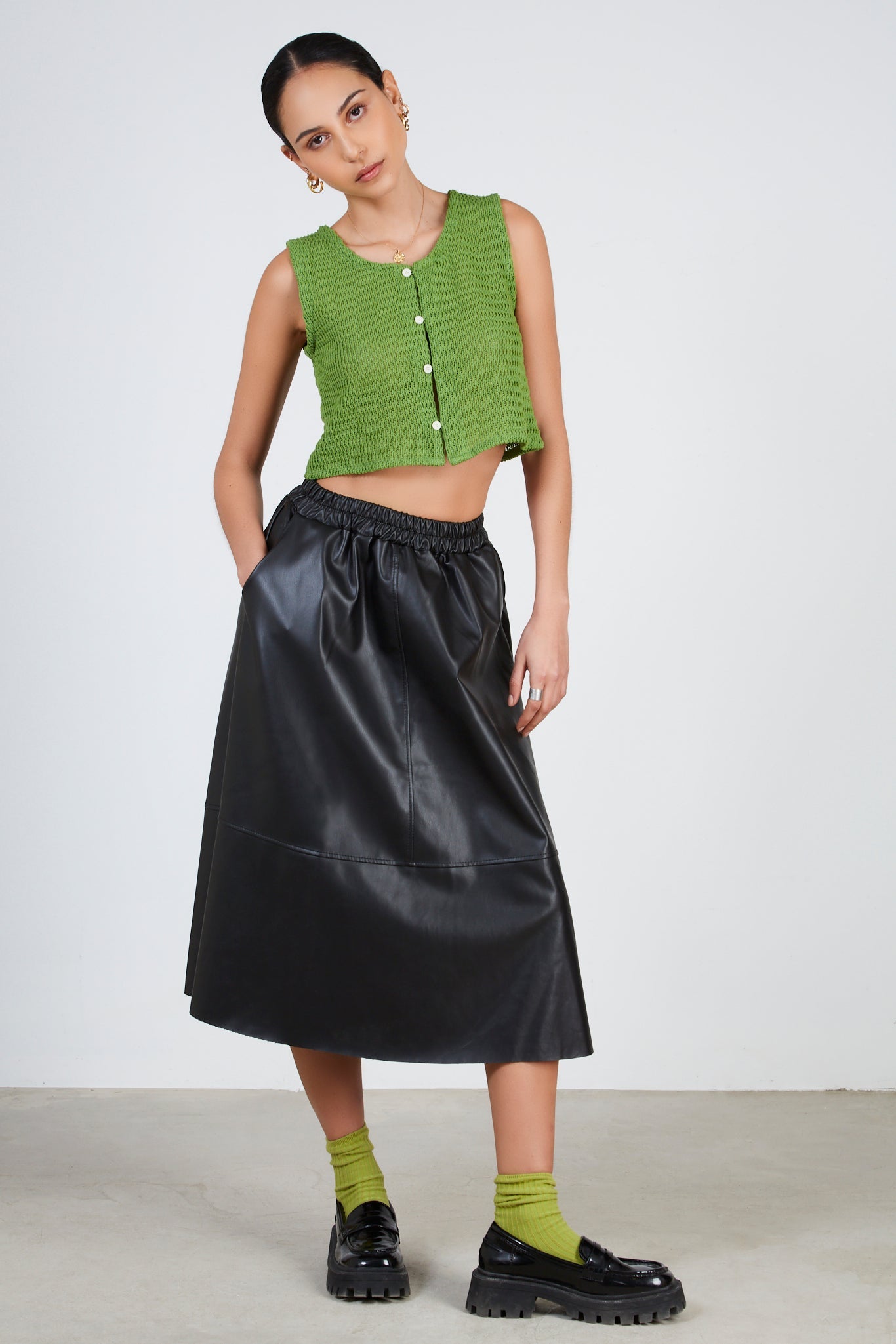 Green loose weave button front tank_4