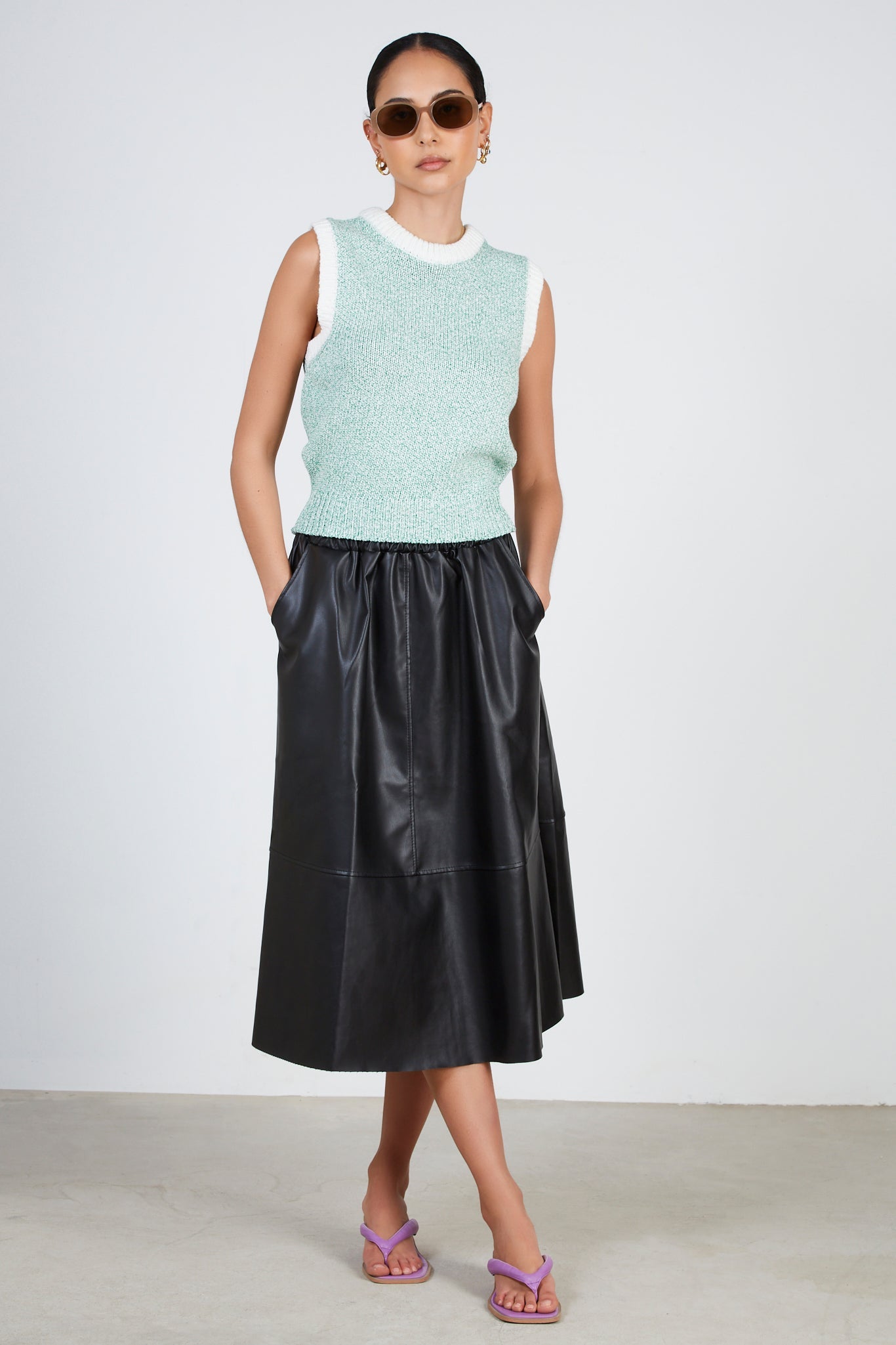 Green mixed knit ivory trim sweater vest_3