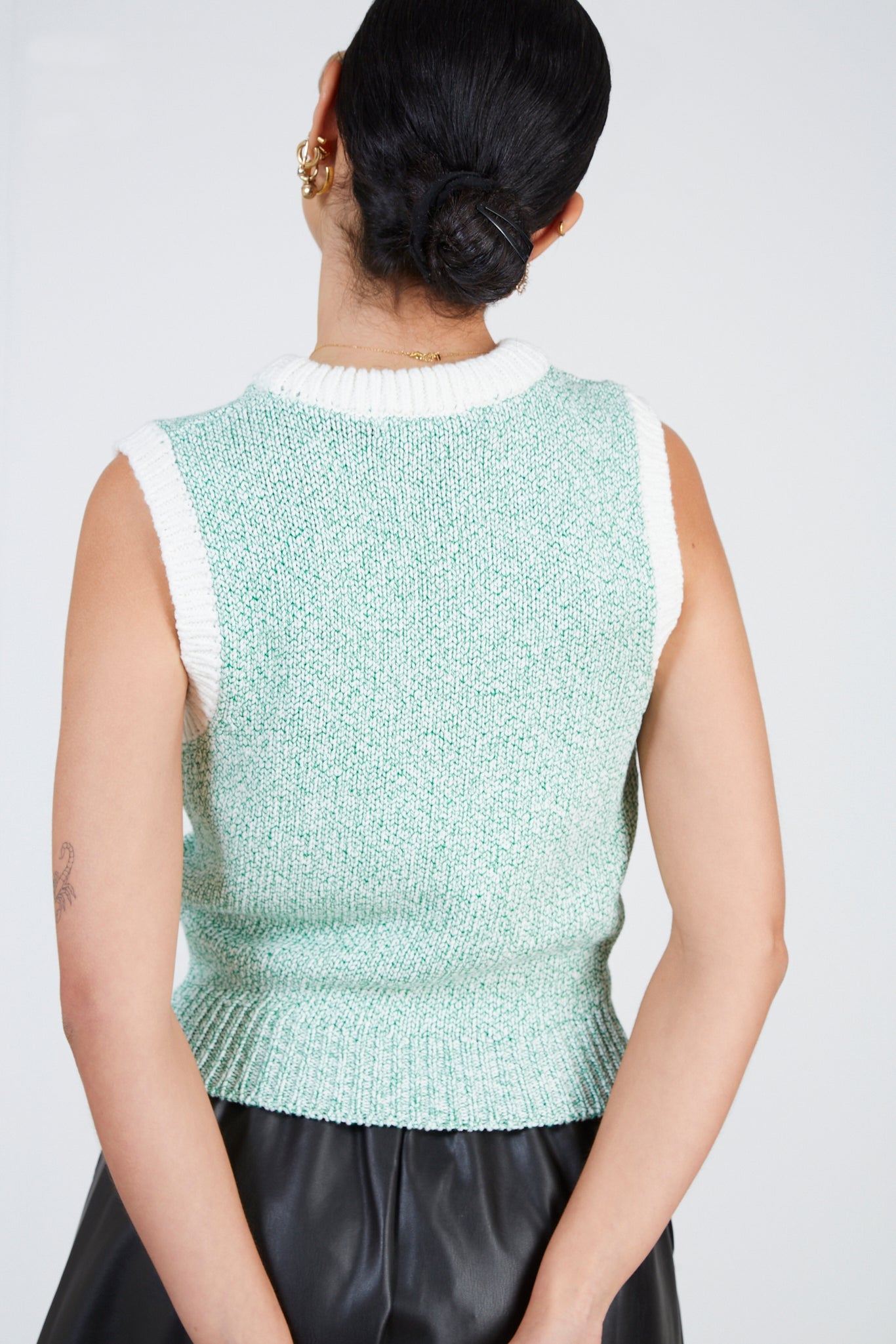 Green mixed knit ivory trim sweater vest_2