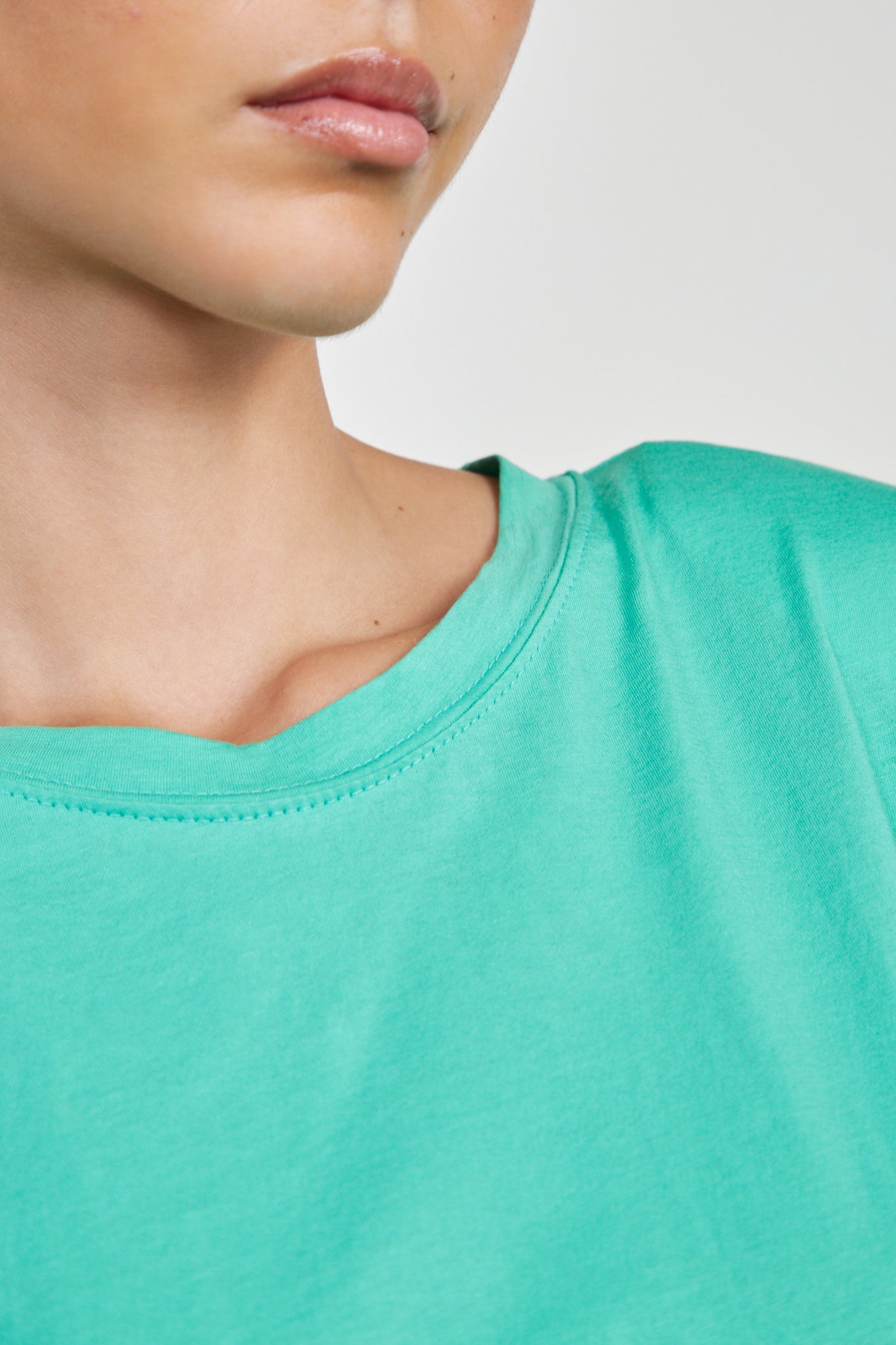 Green sharp shoulder tee_6
