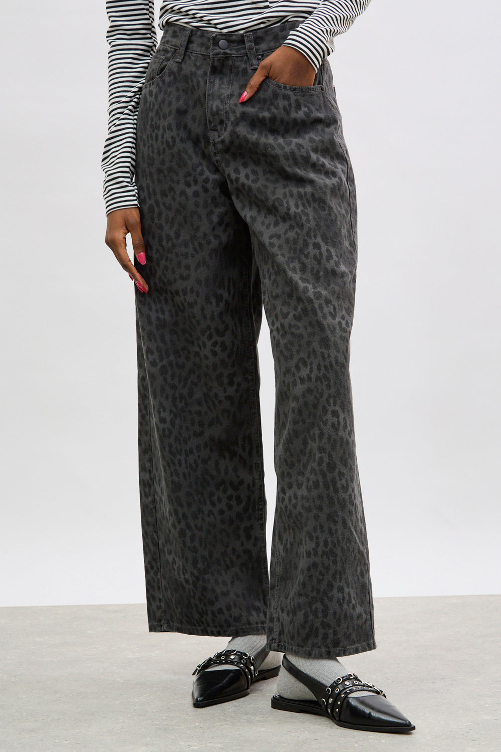 Grey leopard print jeans_1