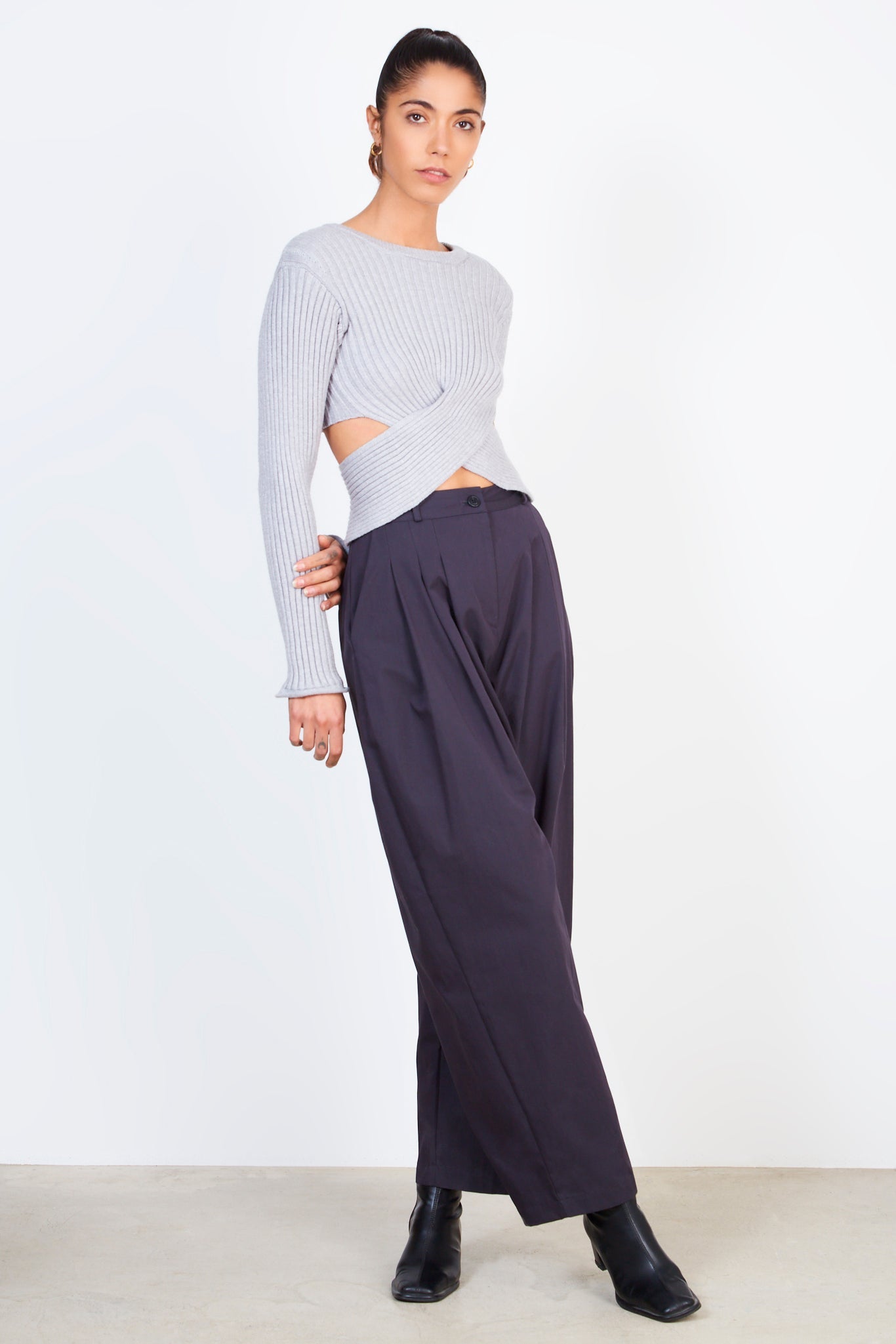 Grey ribbed slit back knit top_3