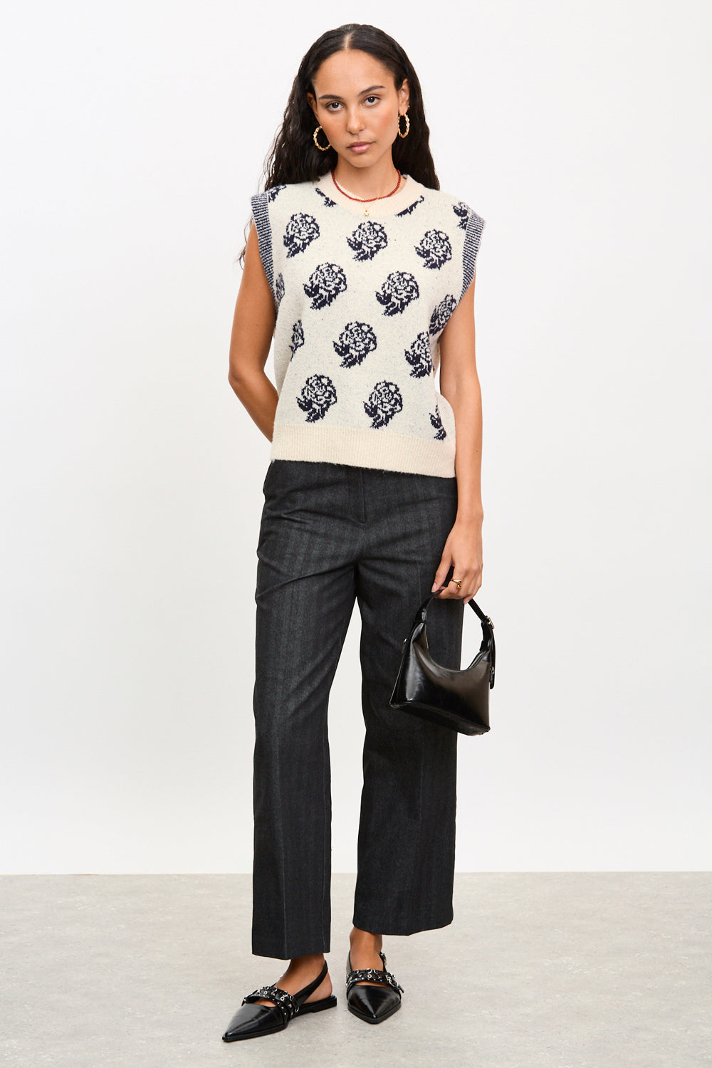 Ivory and blue intarsia rose sweater vest_4