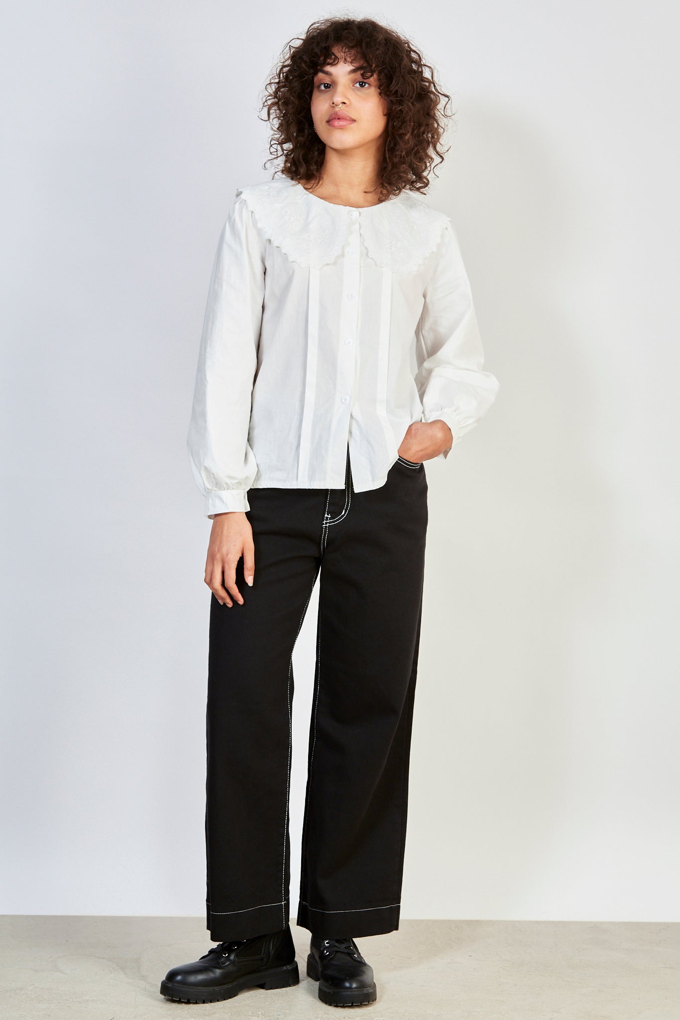 Ivory embroidered floral giant collar blouse_5