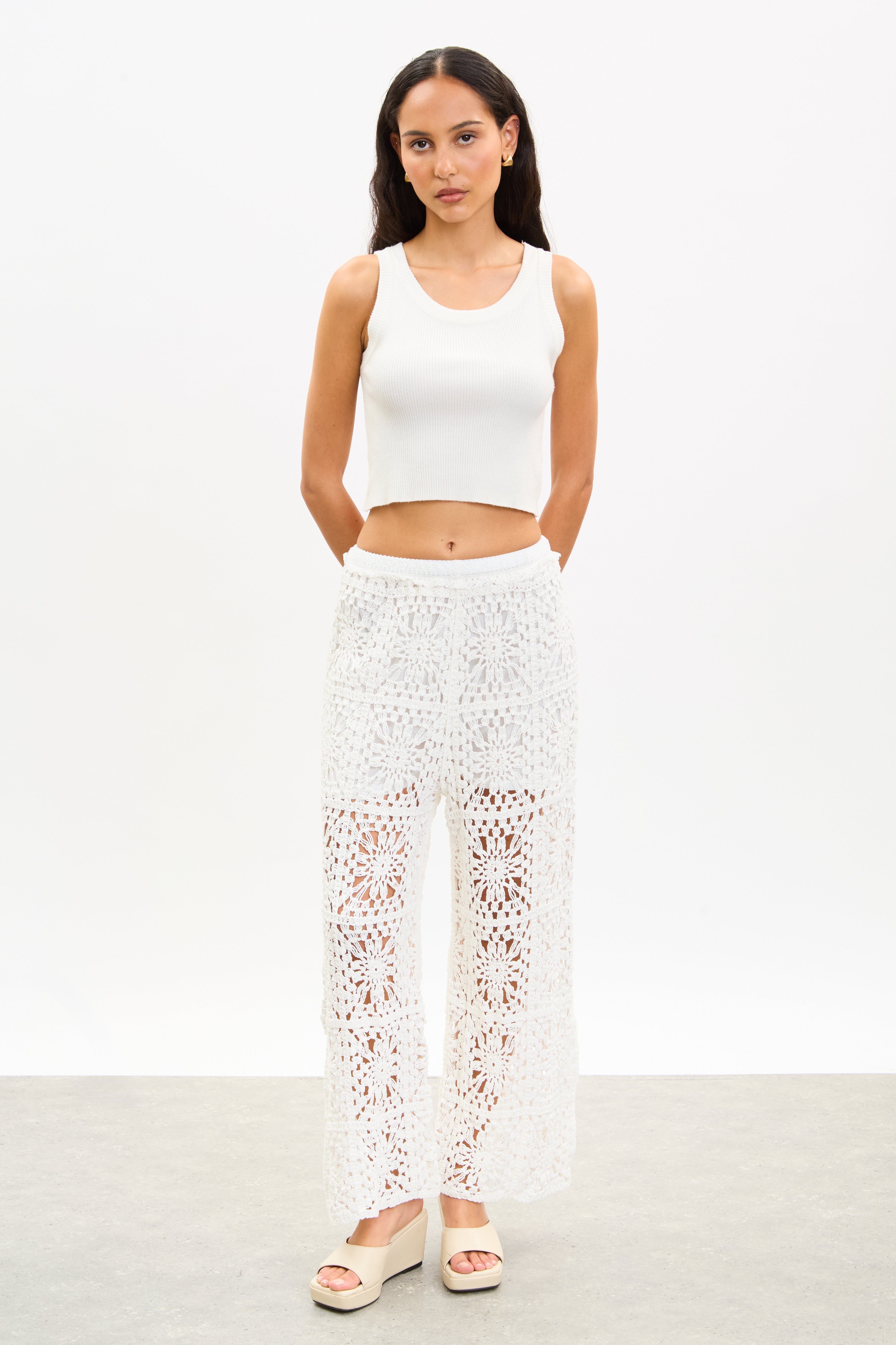Ivory floral grid crochet trousers_4