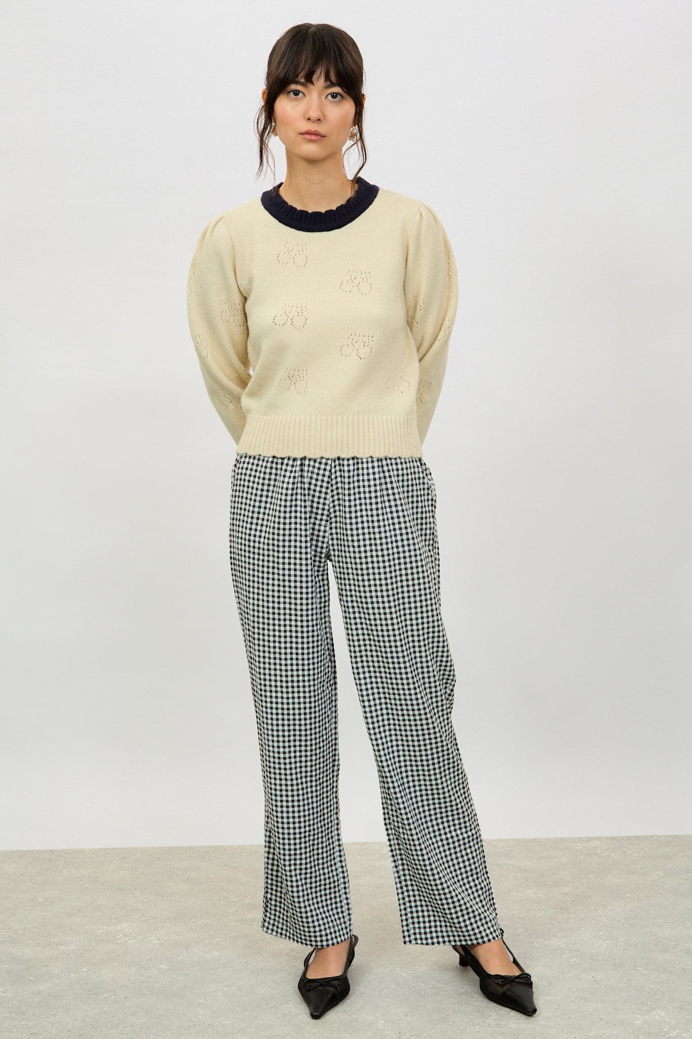 Ivory intarsia floral navy blue scalloped trim jumper_4