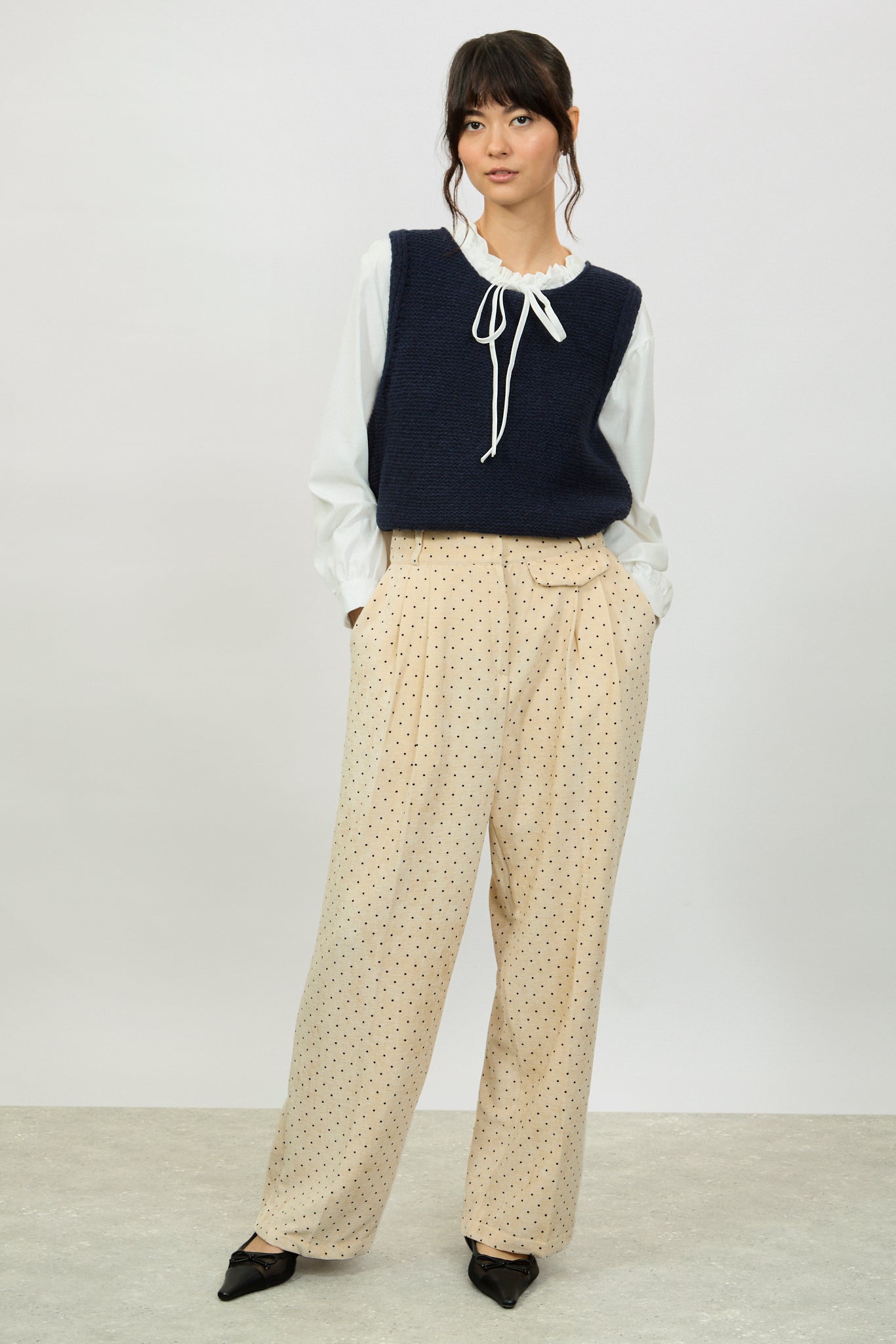 Ivory polka dot flap pocket trousers_4