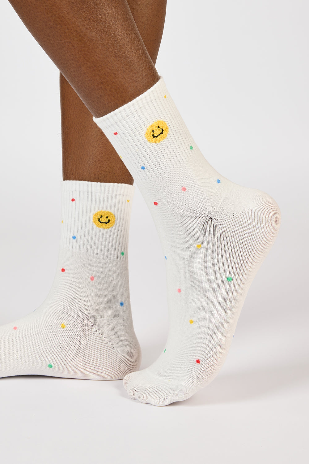 Ivory rainbow confetti smiley face socks_1