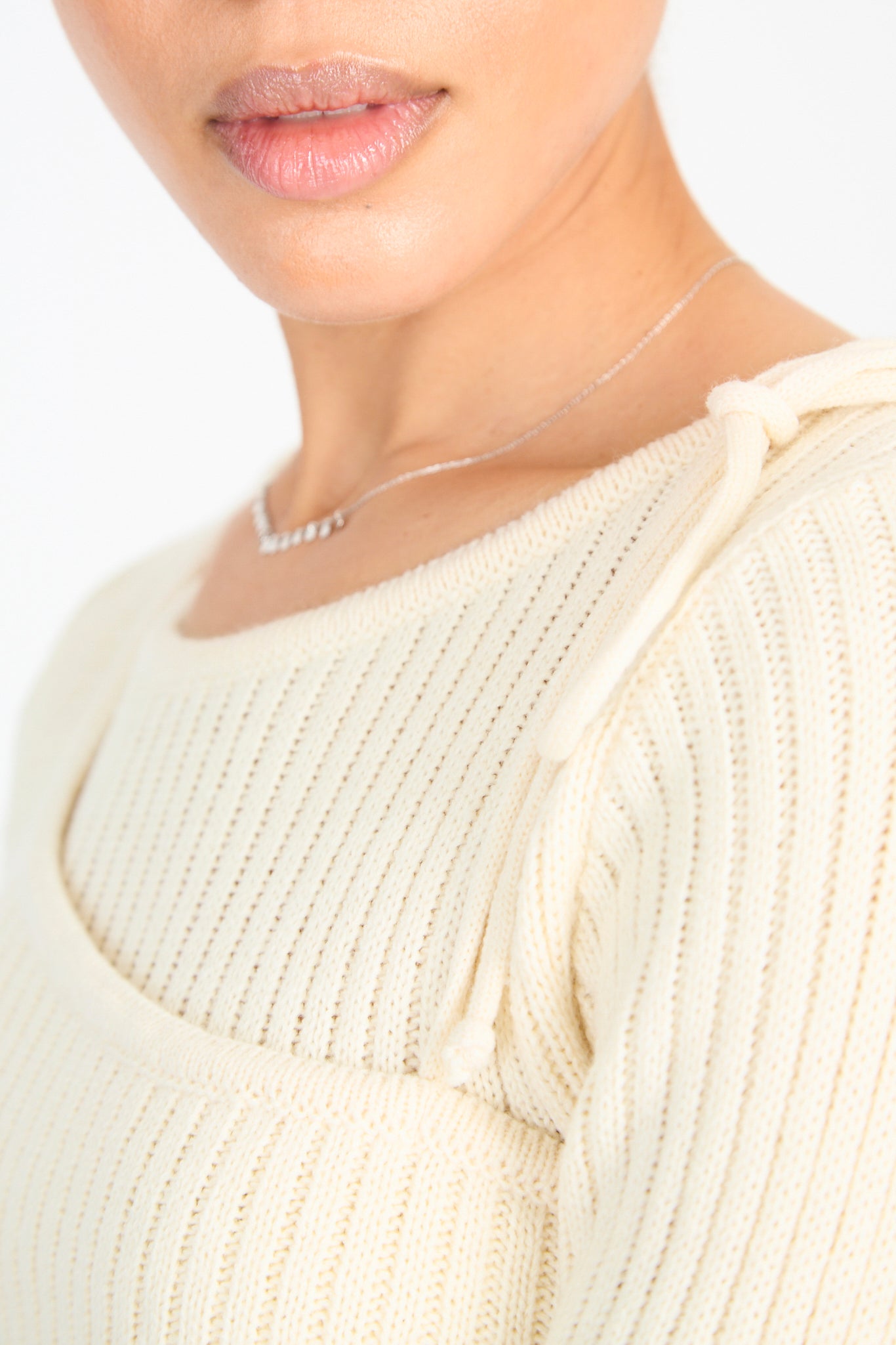 Ivory ribbed layered shoulder tie knit top_3