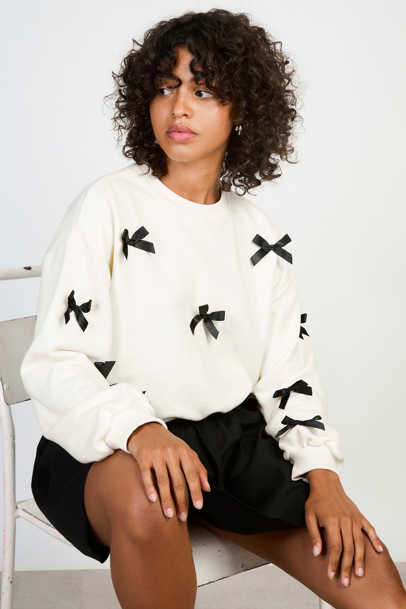 Ivory ribbon front sweatshirt_5