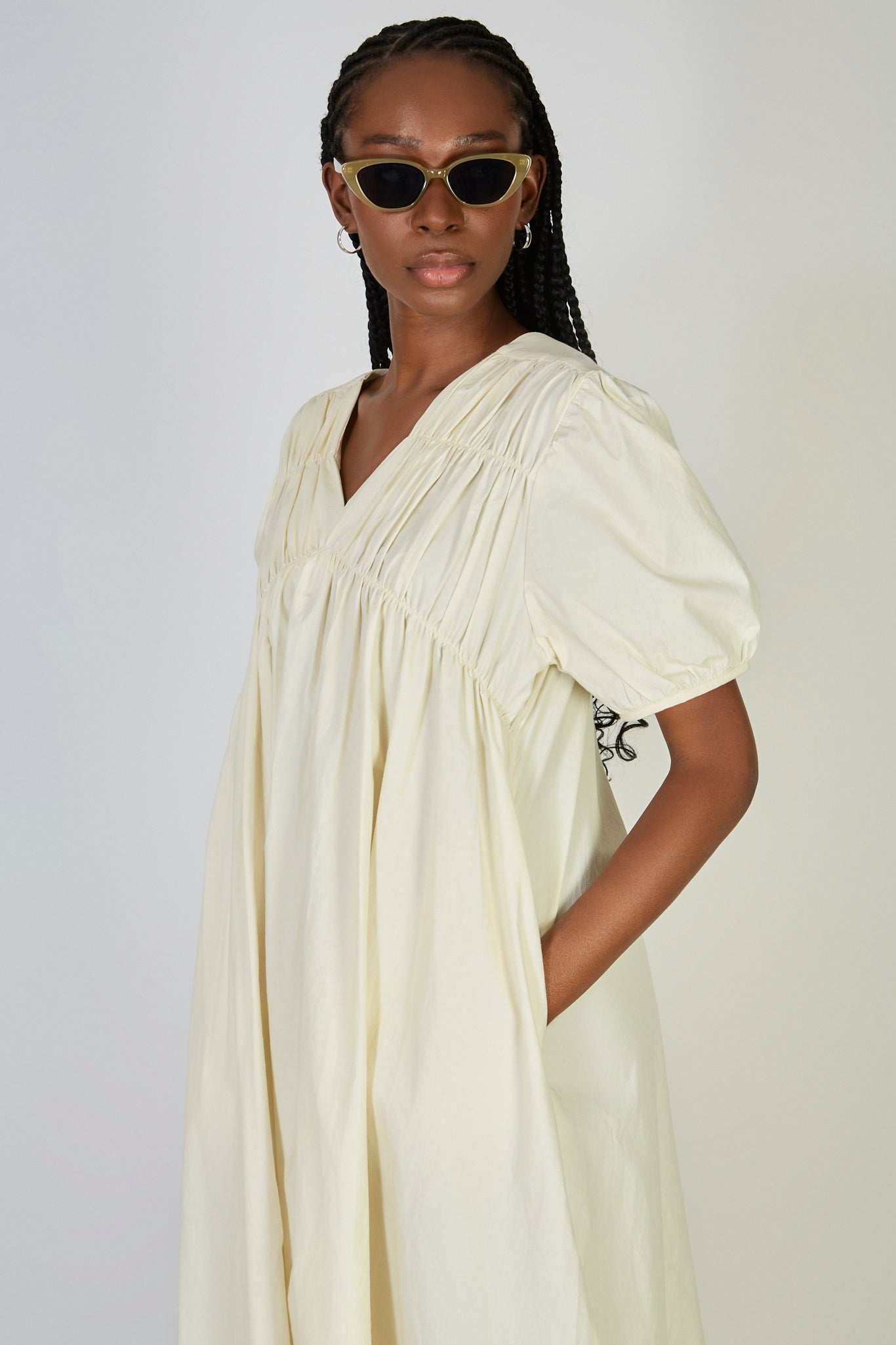Ivory ruched seam V neck dress_2