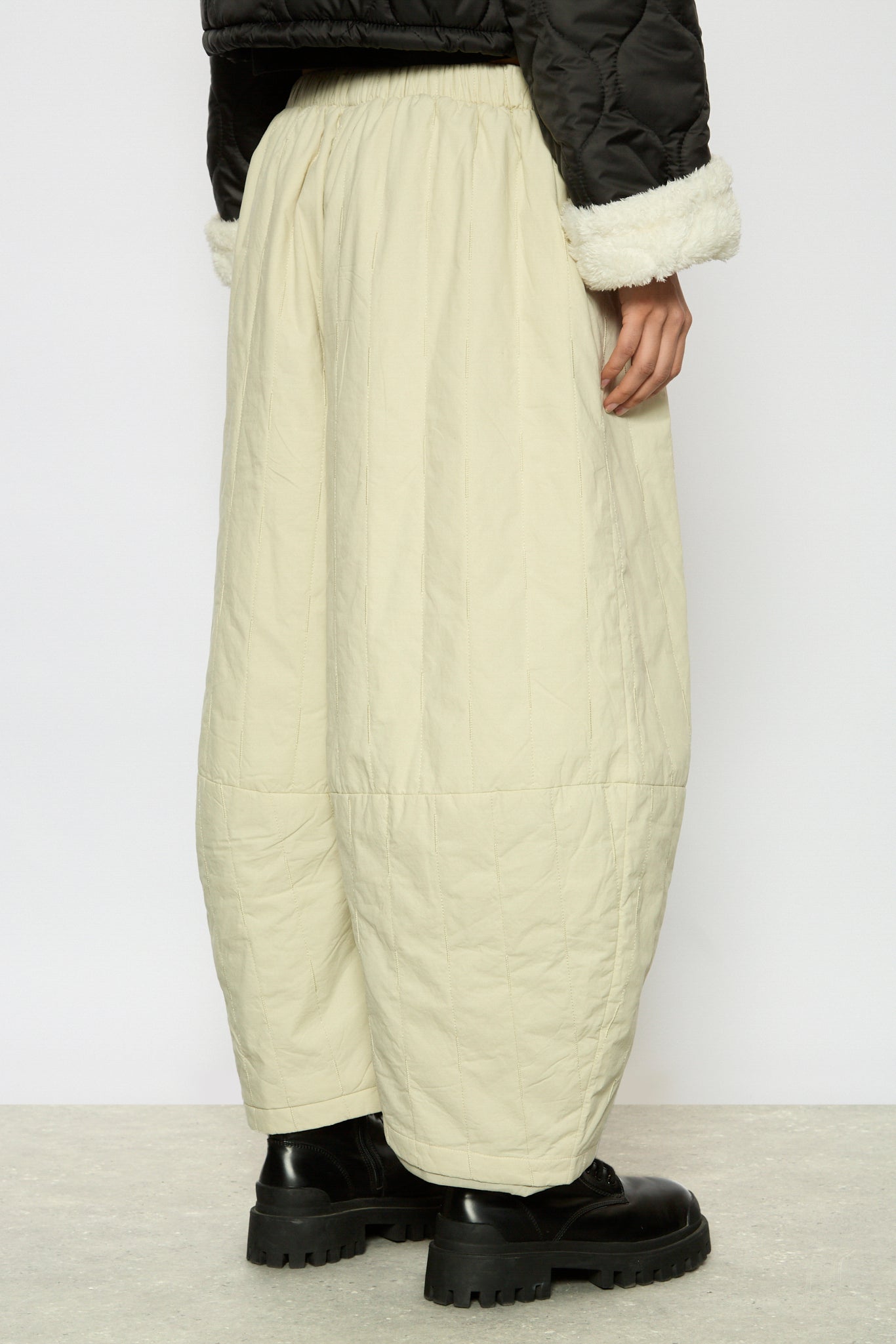 Ivory thick quilted drawstring waist trousers_2