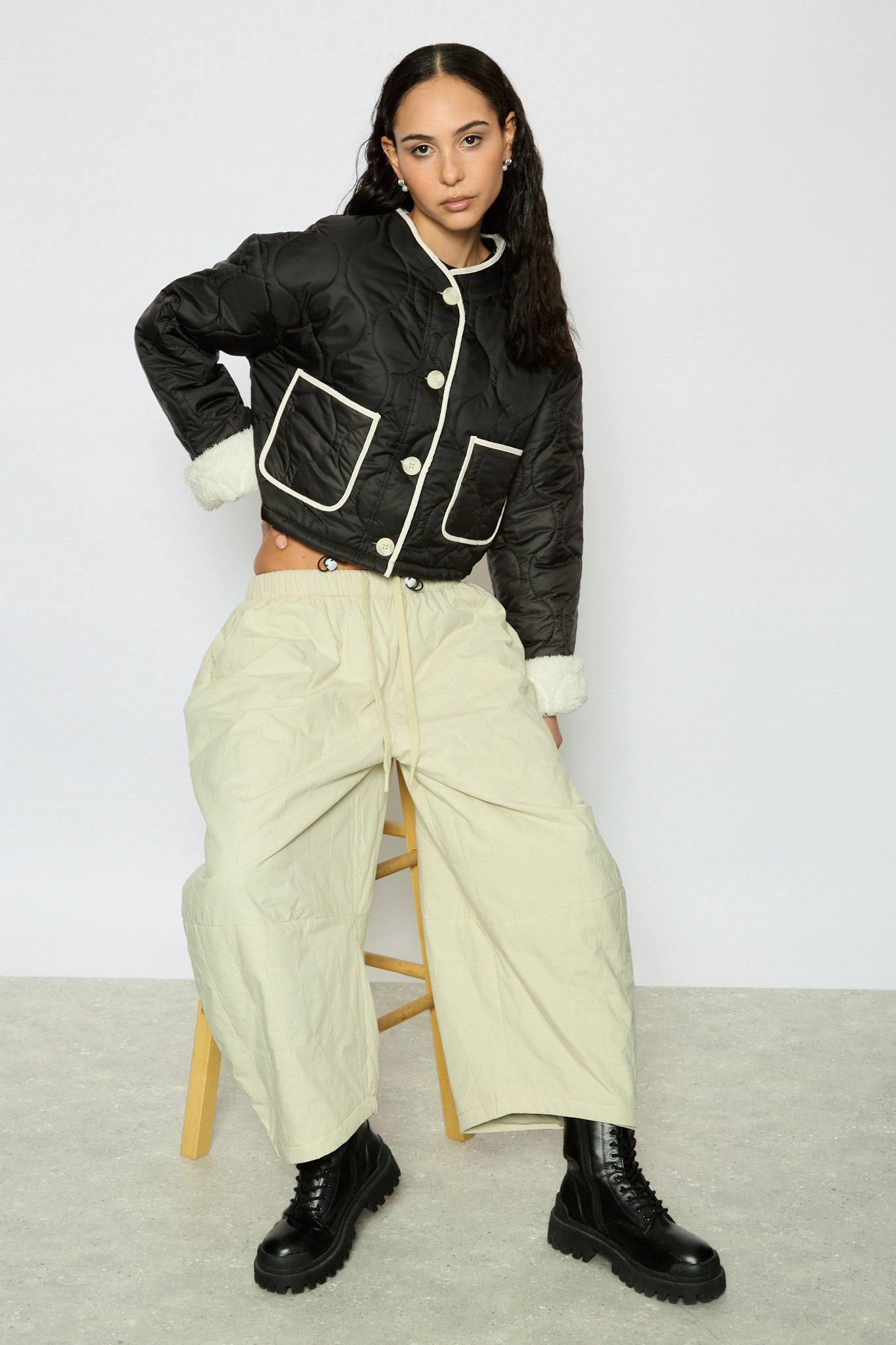 Ivory thick quilted drawstring waist trousers_4