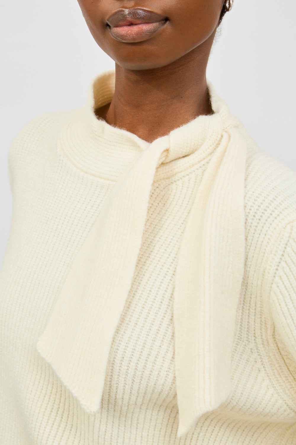 Ivory thick tie neck ribbed jumper_3