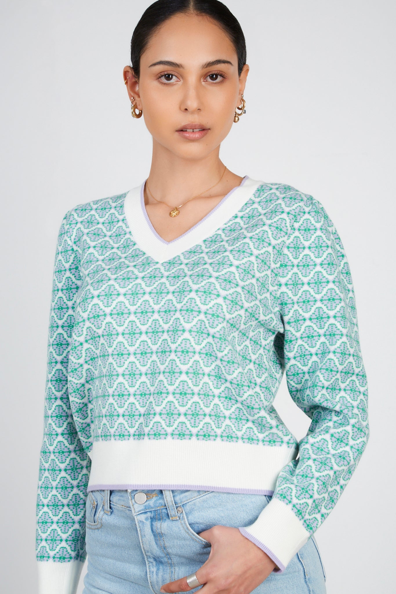 Ivory and green geometric V-neck jumper_1