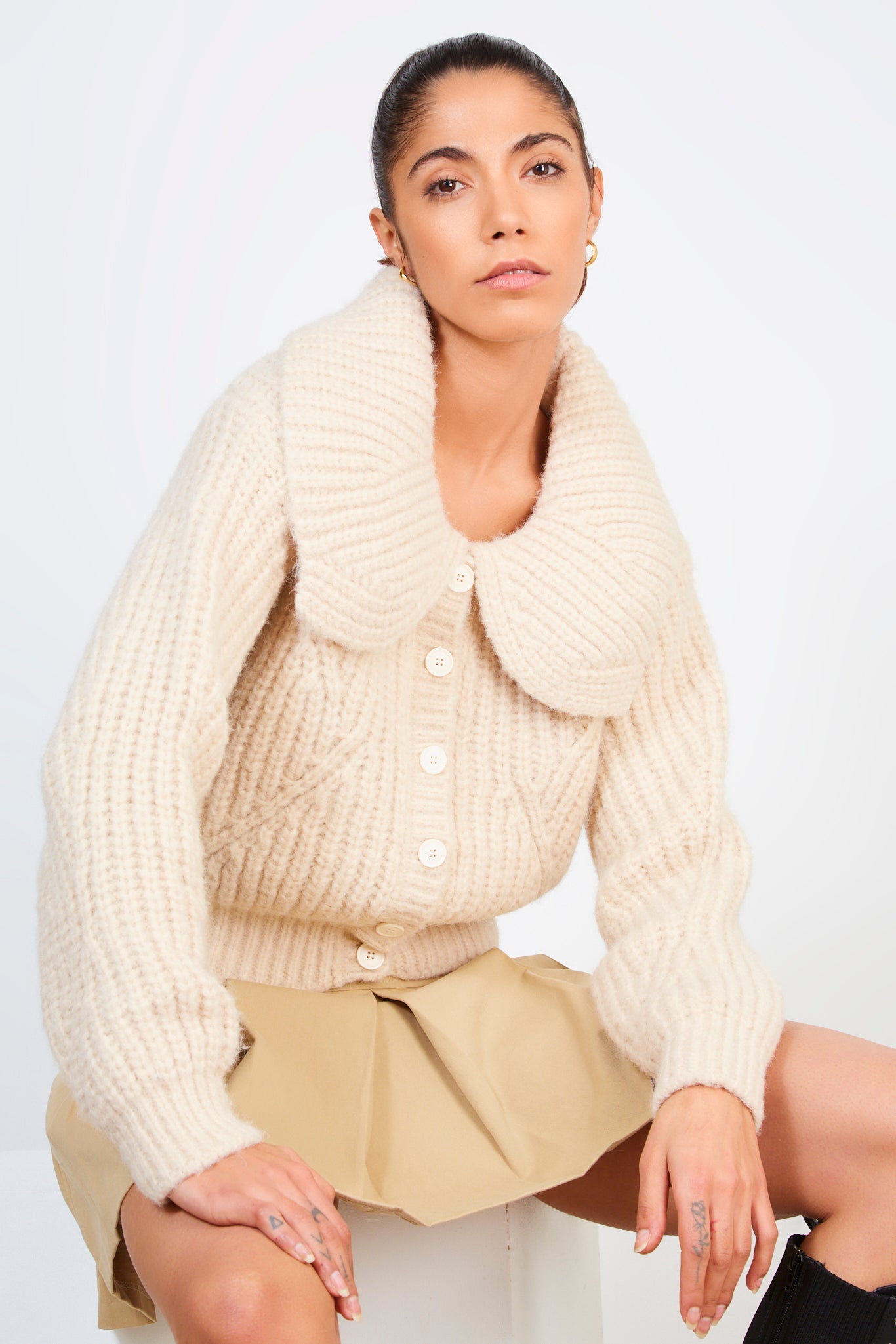 Ivory giant collar cardigan_5