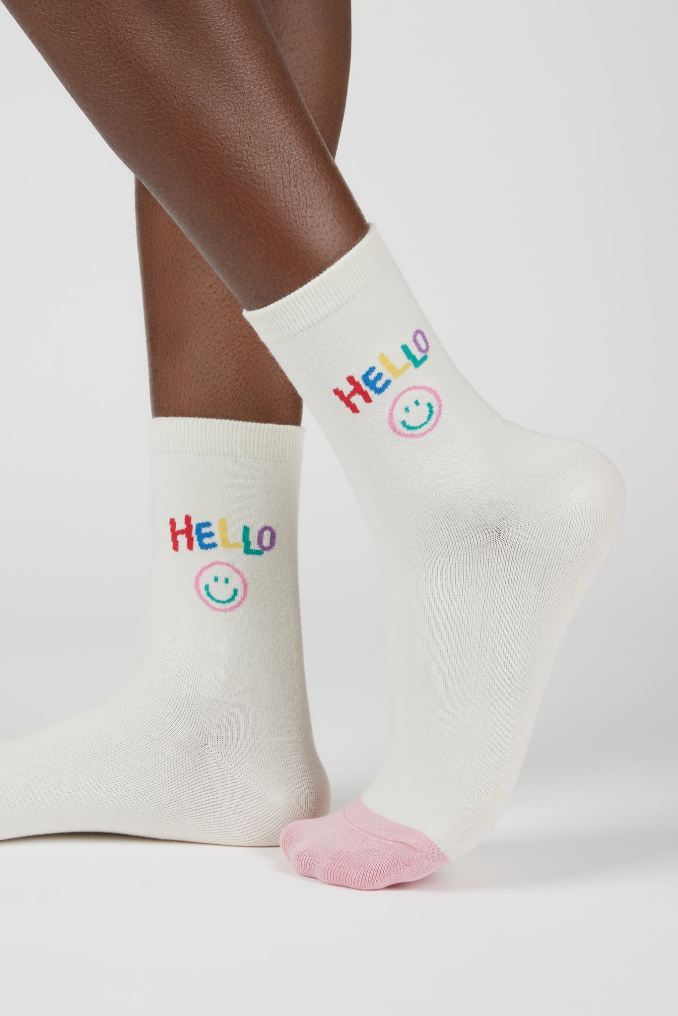 Ivory hello smiley face socks_1