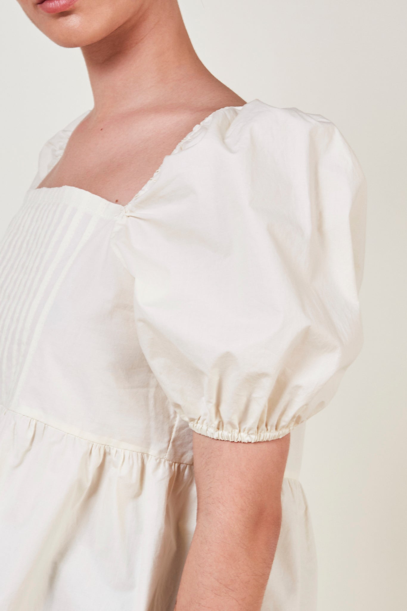 Ivory lined yoke short sleeved top_4