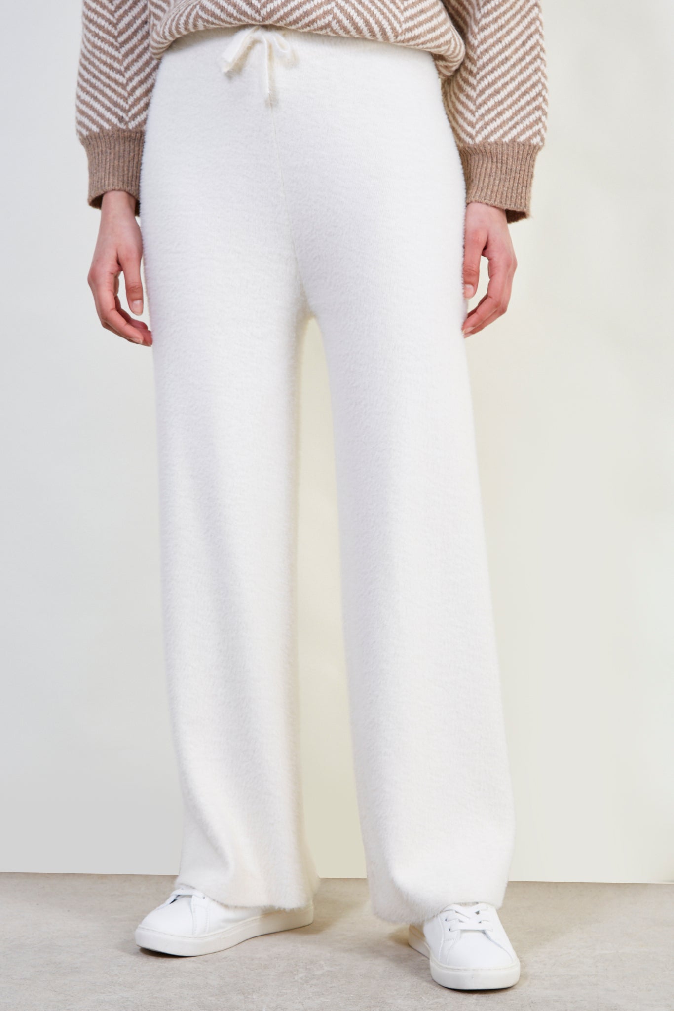 Ivory soft fuzzy drawstring trousers_1