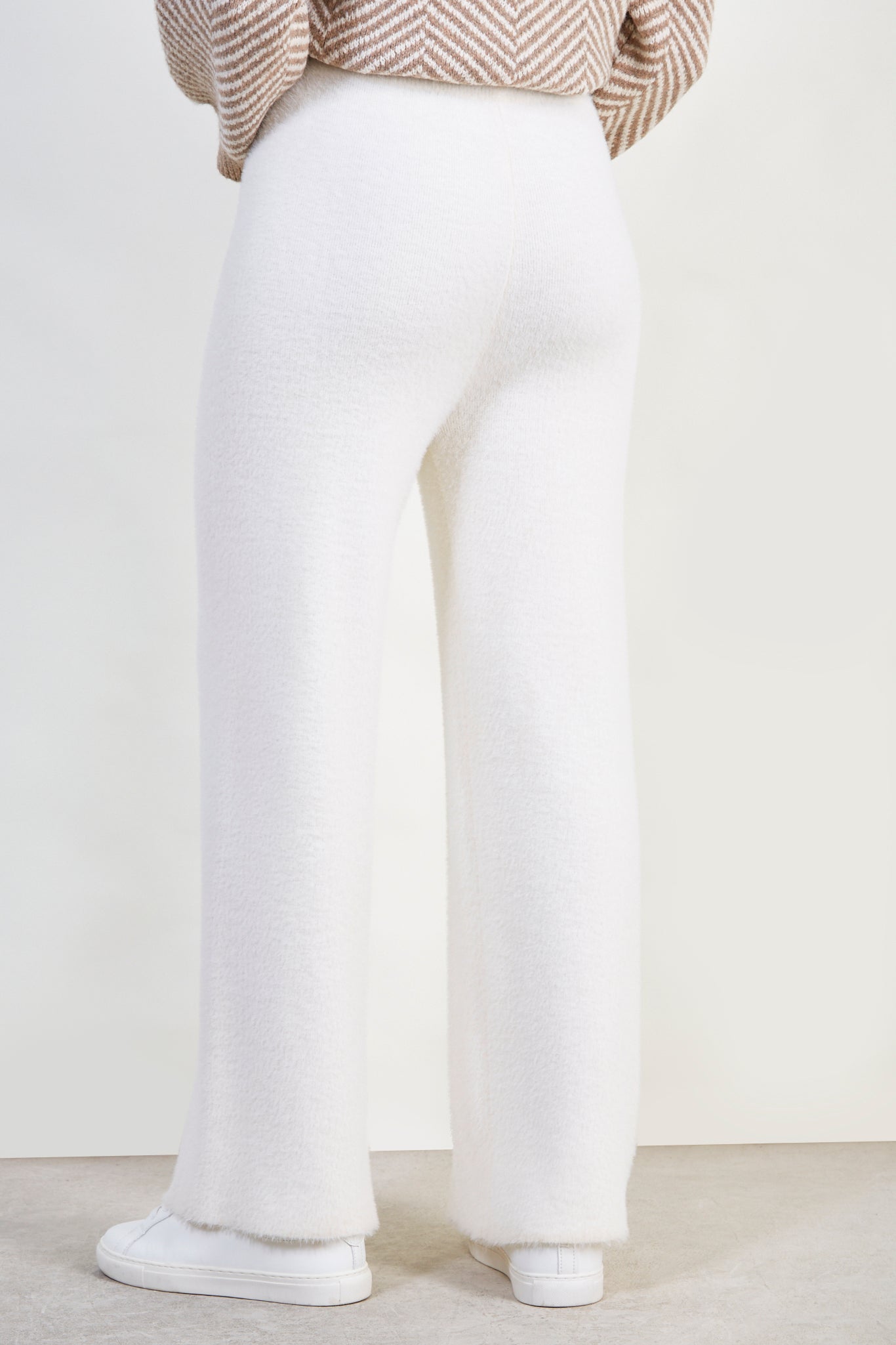 Ivory soft fuzzy drawstring trousers_3