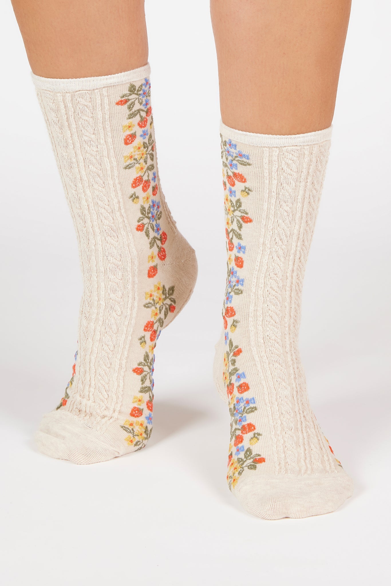 Ivory strawberry floral strip socks_4
