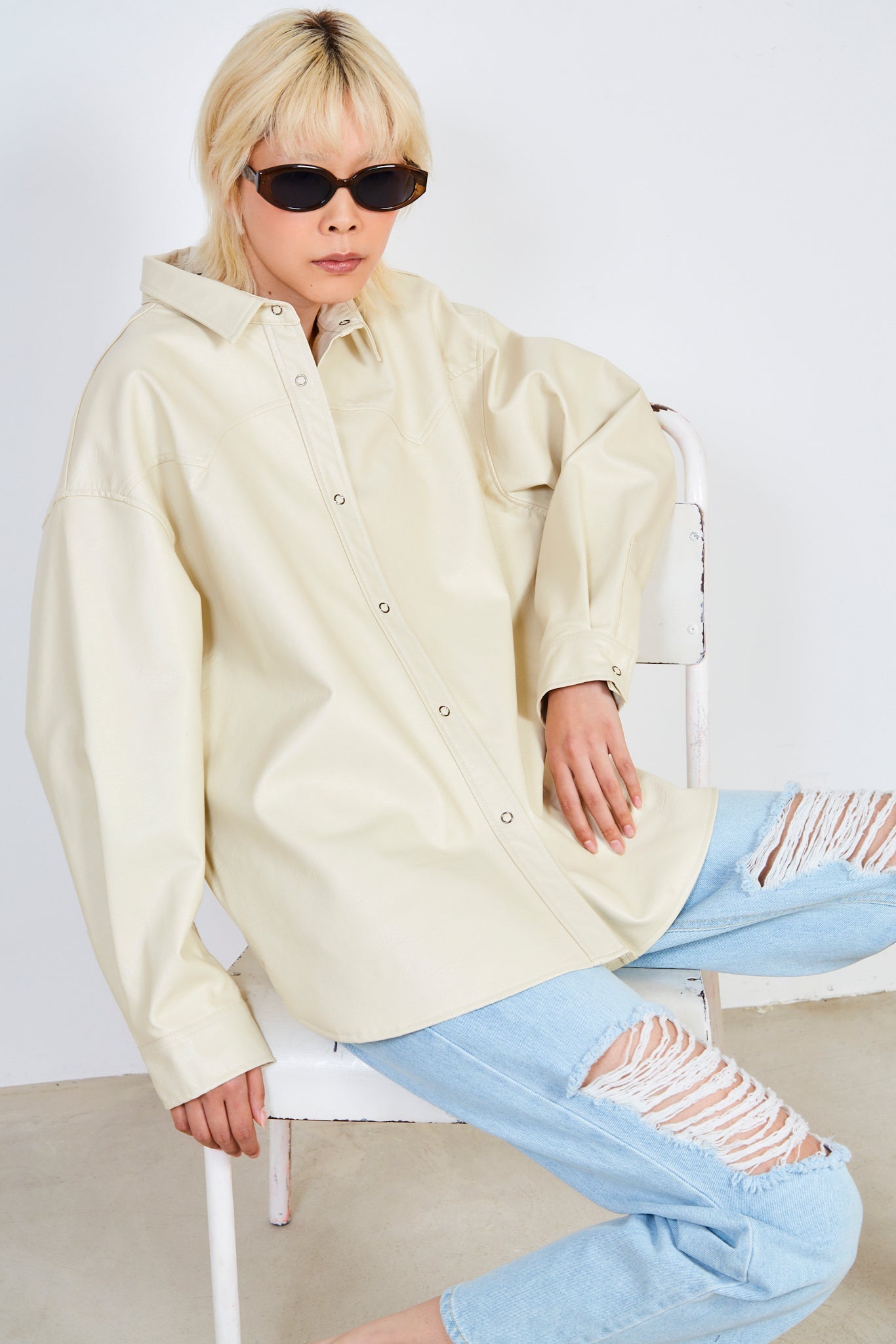 Ivory vegan leather oversized shirt jacket_4