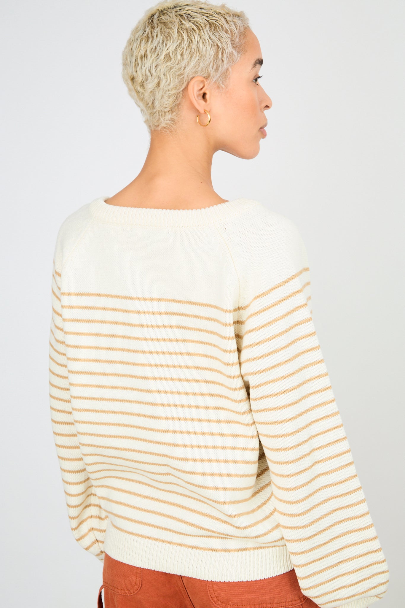 Cream and beige striped V neck jumper_2