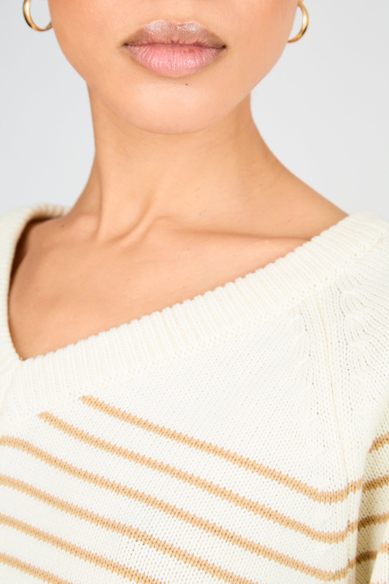 Cream and beige striped V neck jumper_3